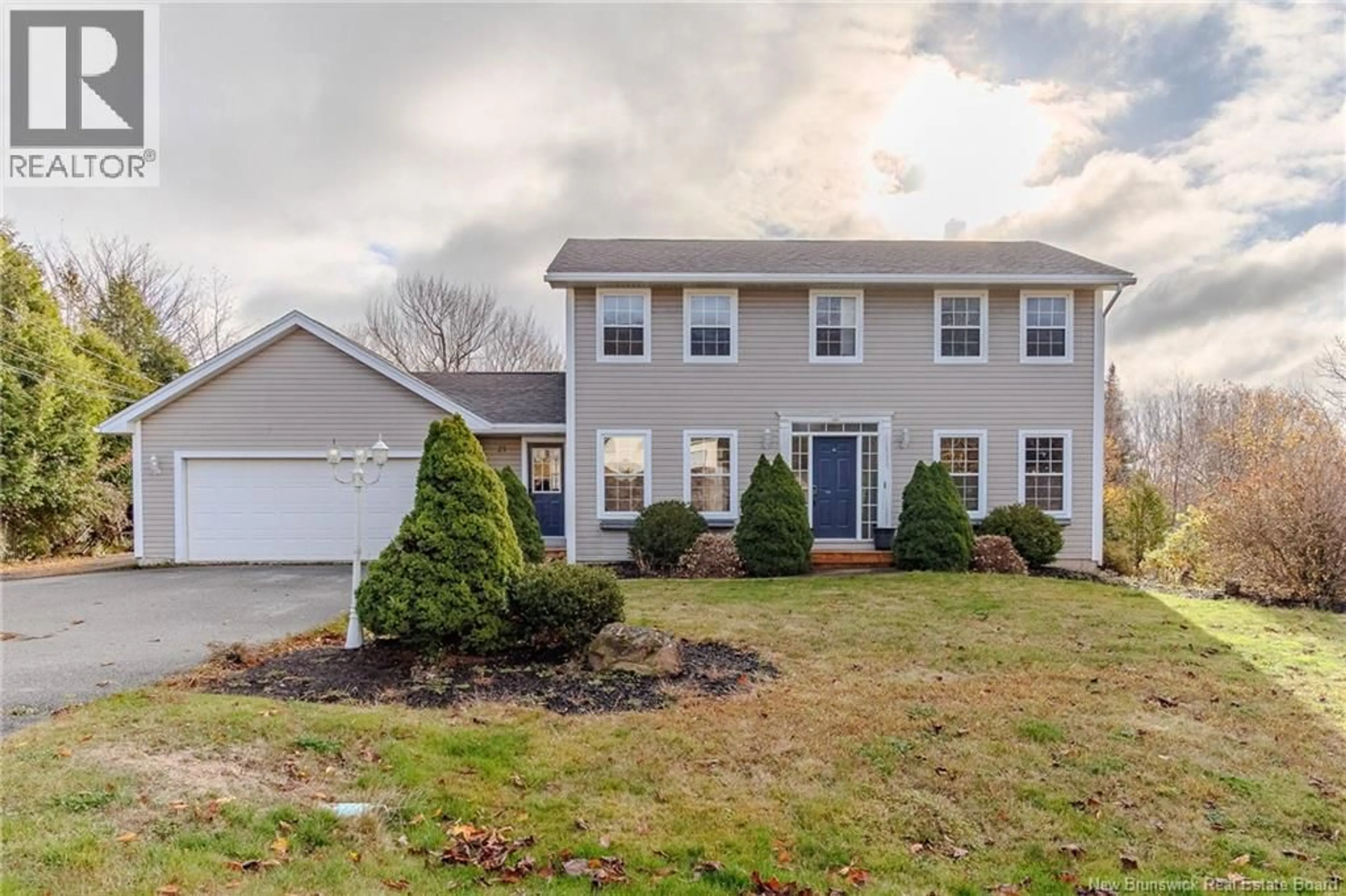 Home with vinyl exterior material, street for 21 BERKSHIRE CRESCENT, Quispamsis New Brunswick E2E5Z2