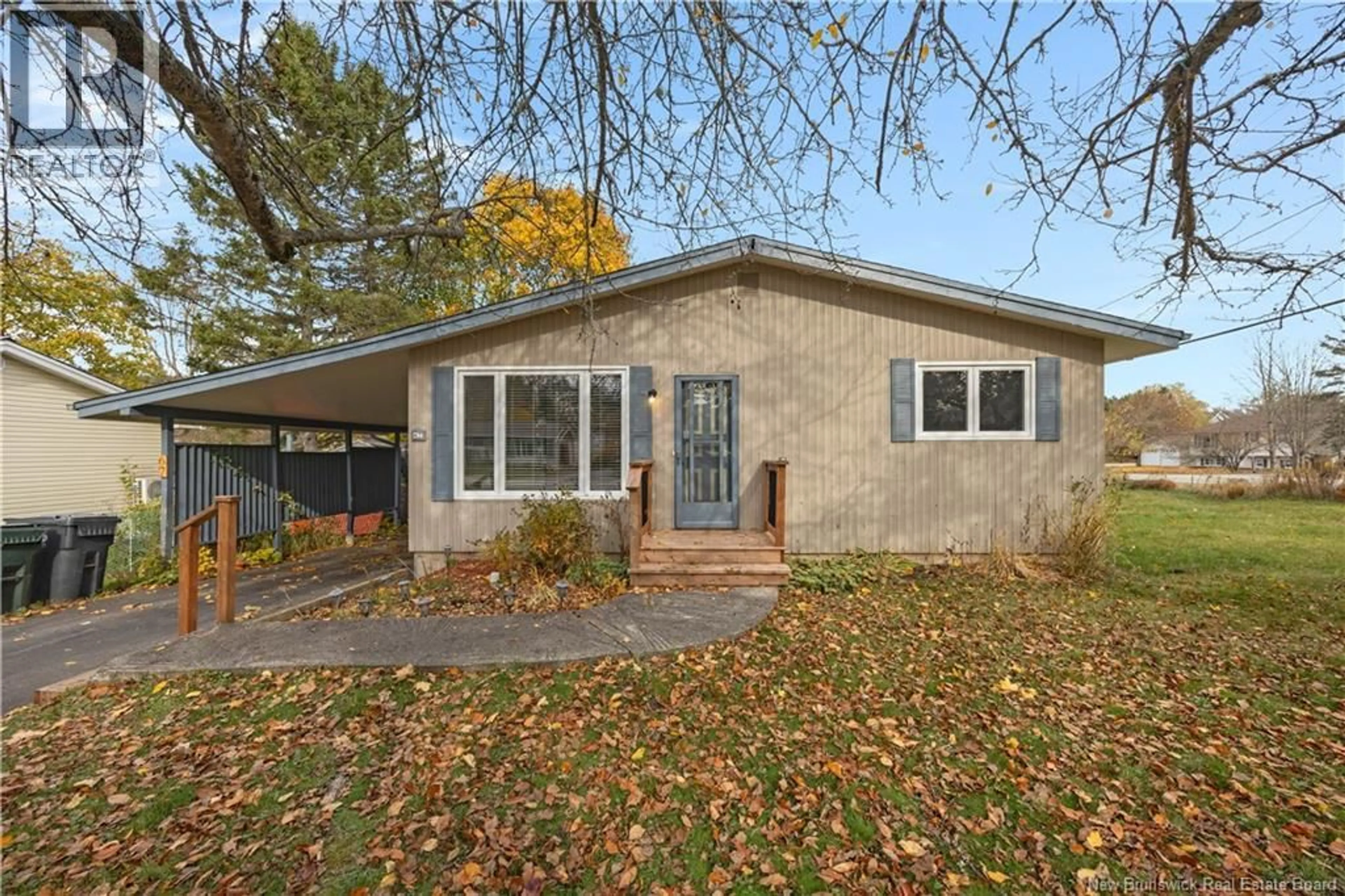 Home with vinyl exterior material, street for 67 DINEEN CRESCENT, Hampton New Brunswick E5N6A2