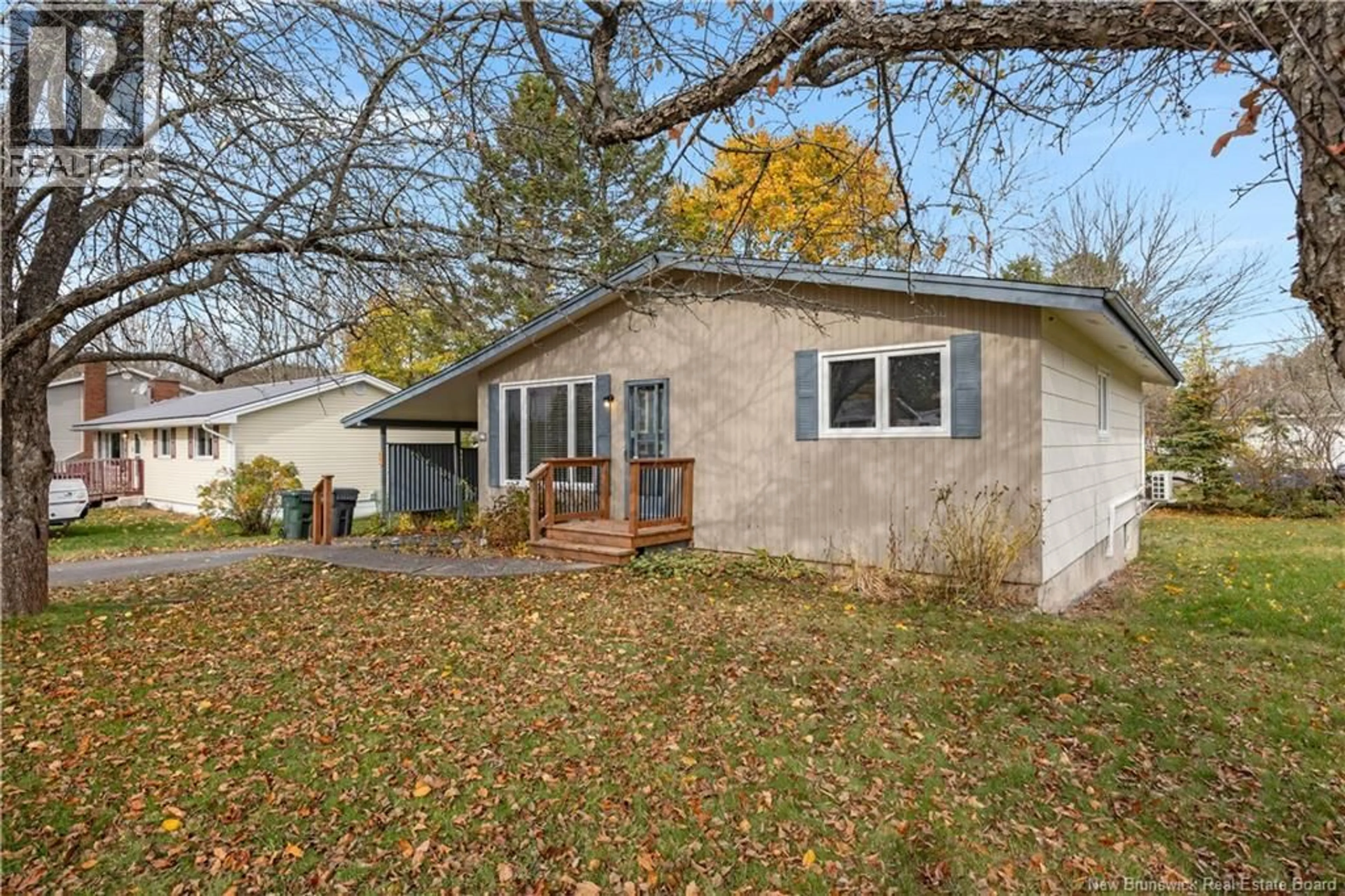 Home with vinyl exterior material, street for 67 DINEEN CRESCENT, Hampton New Brunswick E5N6A2