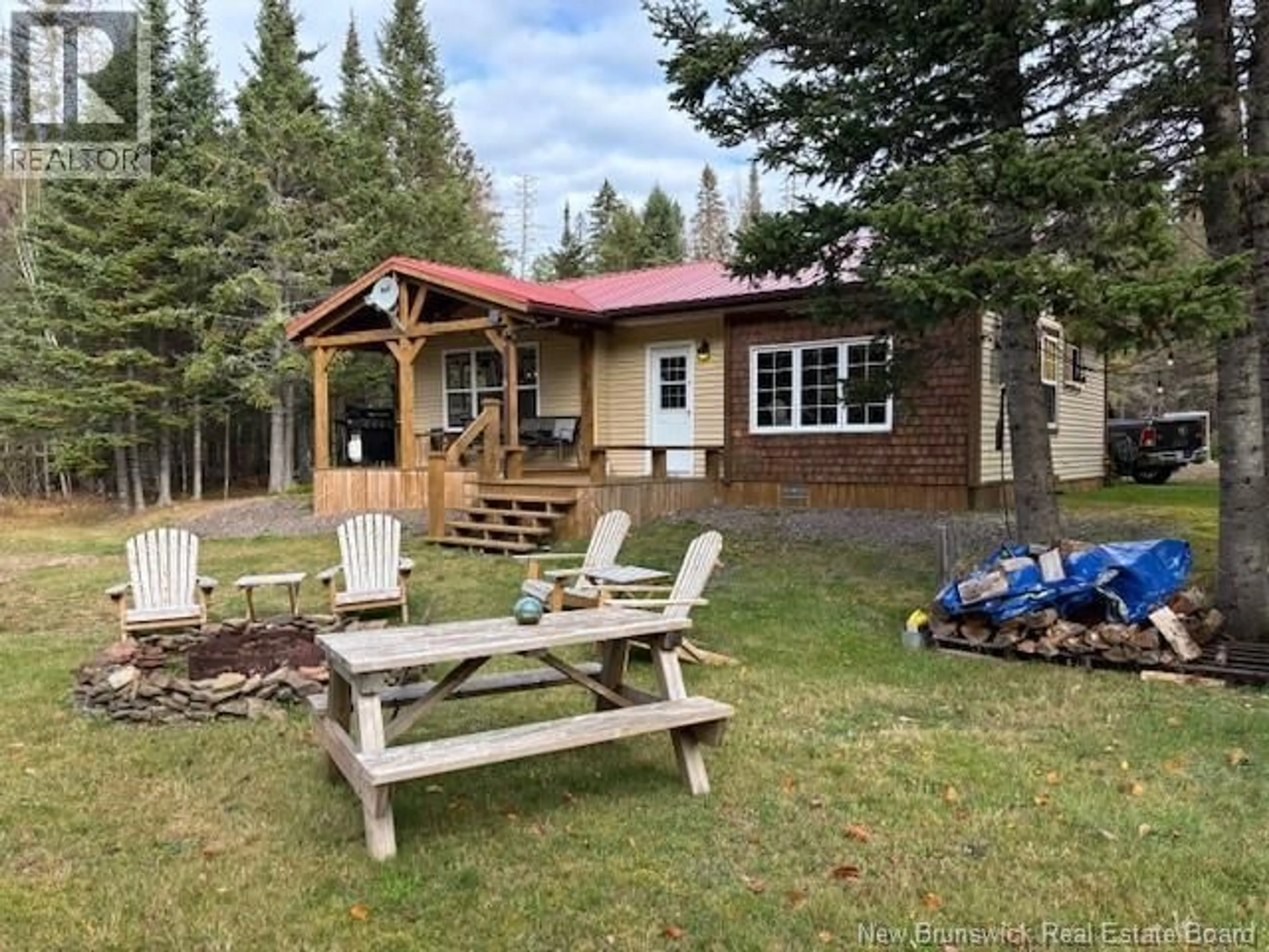 A pic from outside/outdoor area/front of a property/back of a property/a pic from drone, unknown for 11581 ROUTE 114, Springdale New Brunswick E4E3Y4
