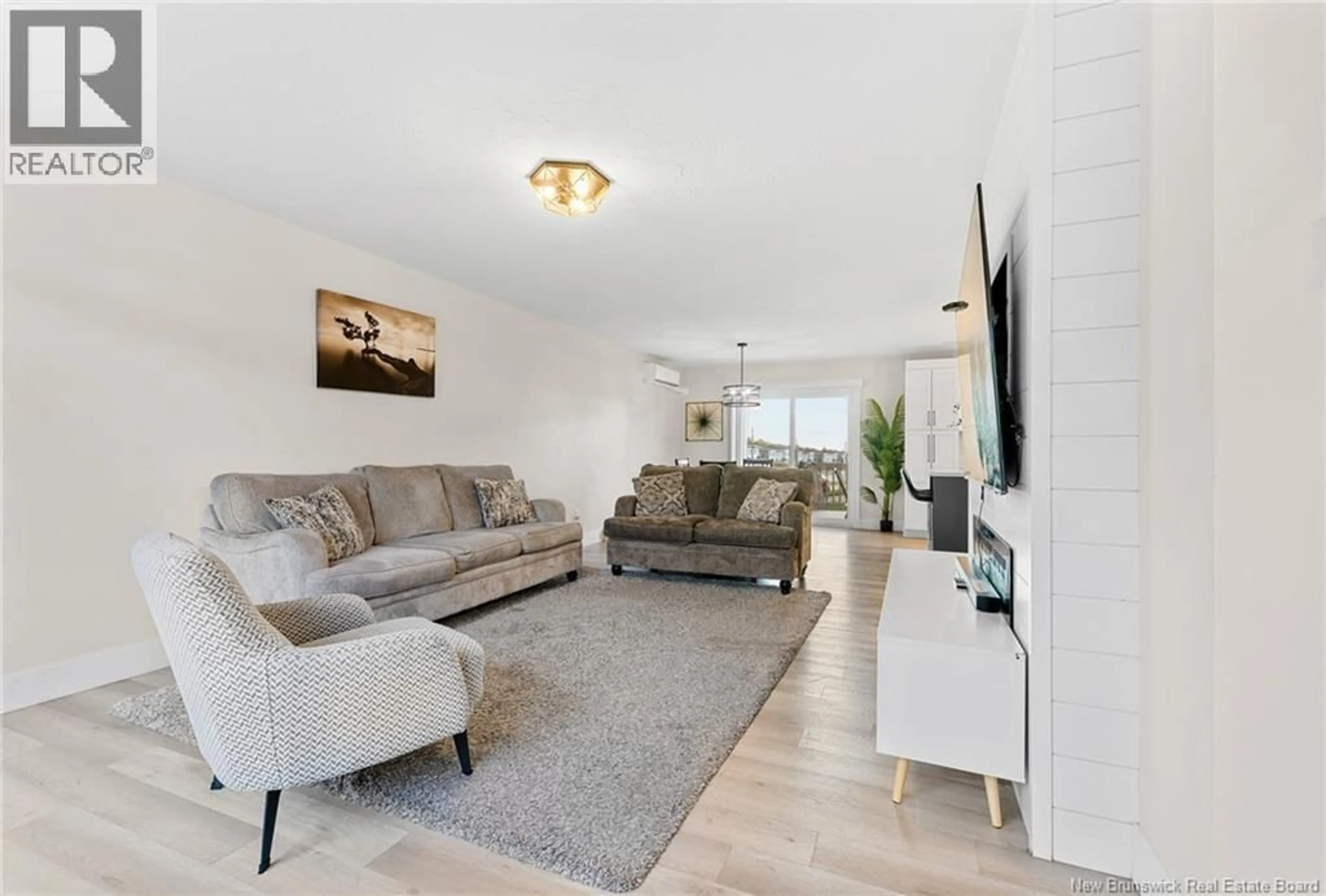 Living room with furniture, unknown for 16 DELTA, Dieppe New Brunswick E1A9H8