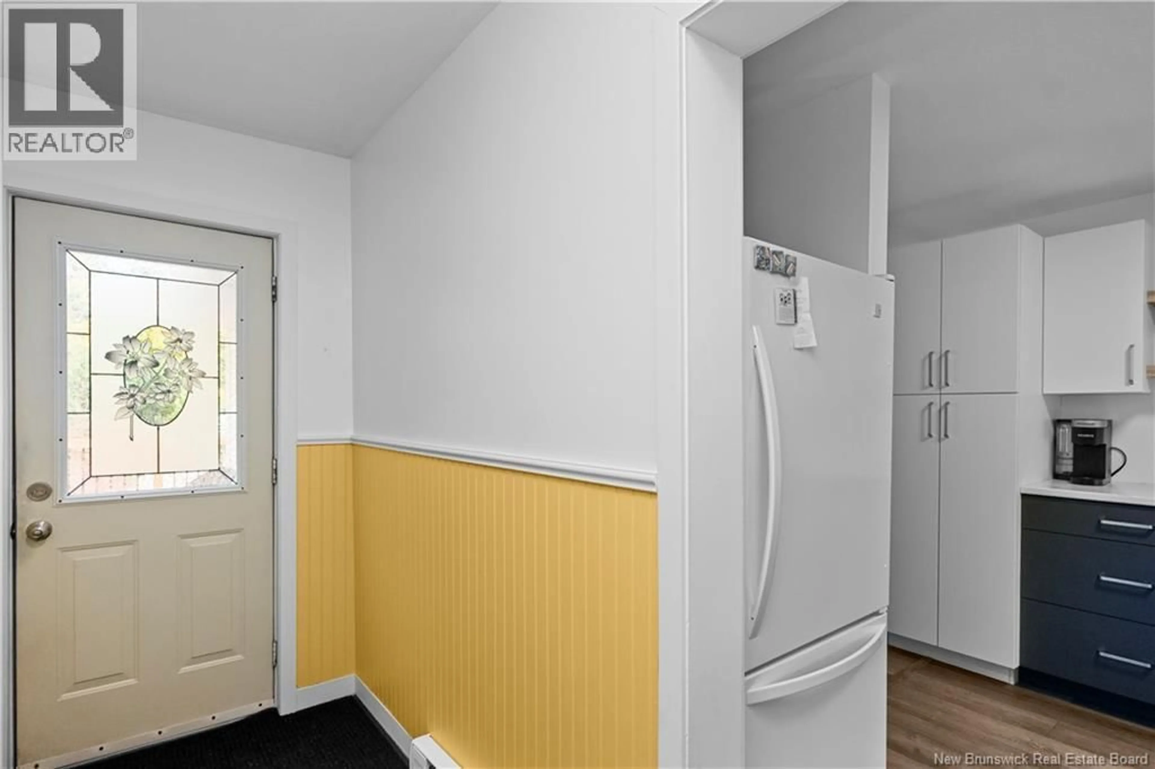 Indoor entryway for 103 MCQUEEN, Shediac New Brunswick E4P2H6