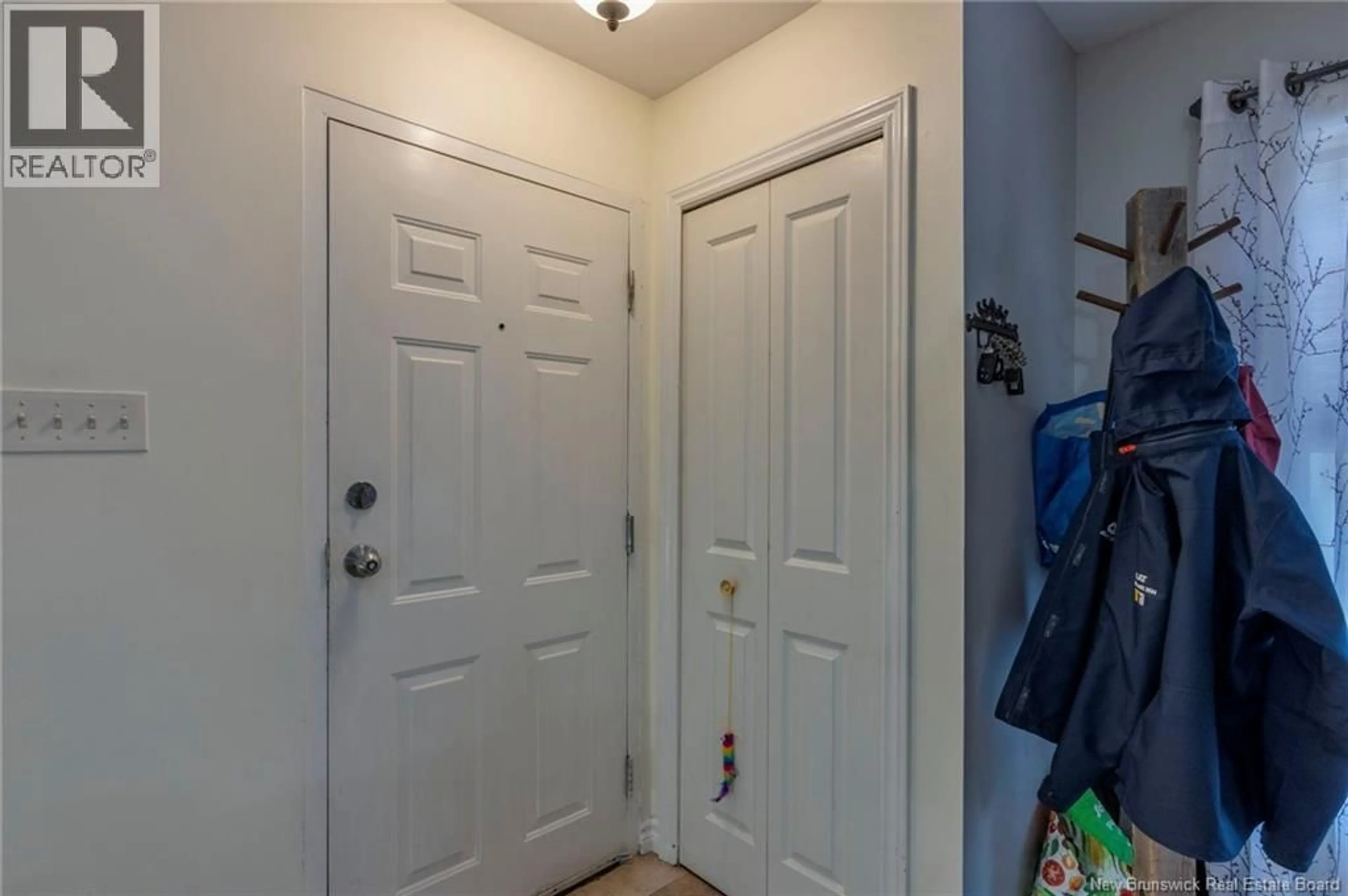 Indoor entryway for 5 - 20 WOODHOLLOW, Saint John New Brunswick E2J0B7