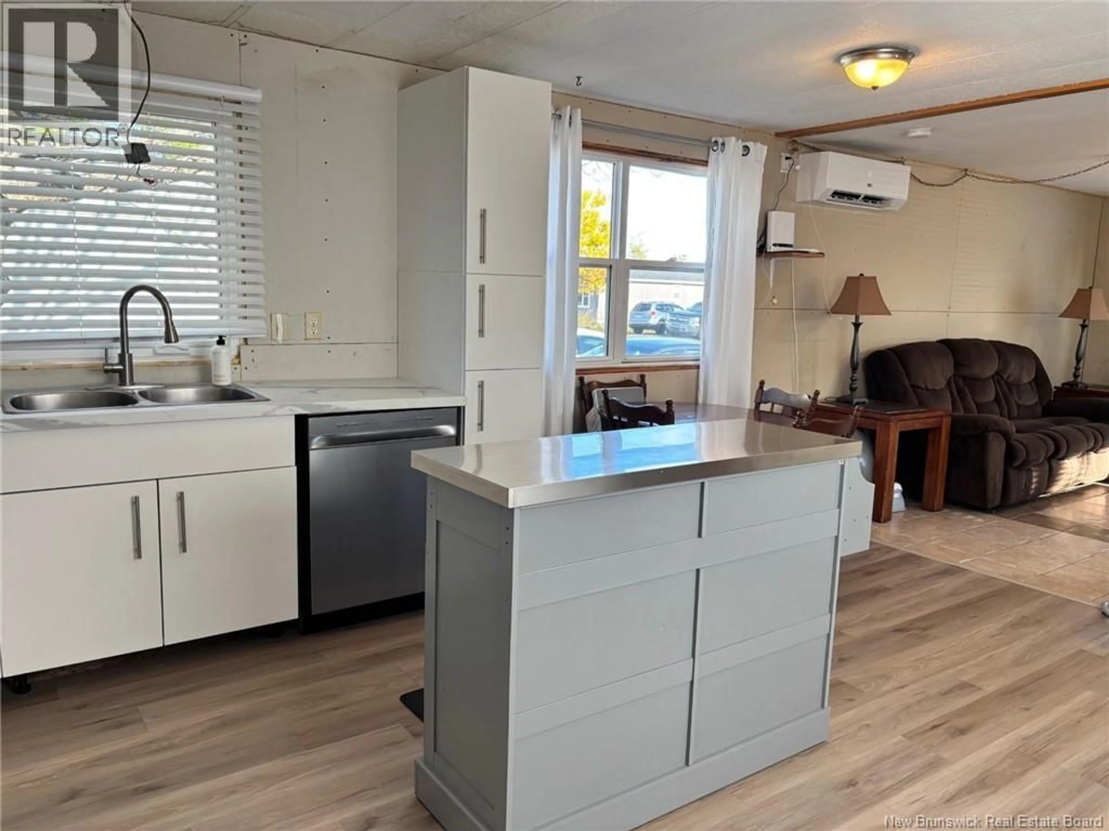 Standard kitchen, wood/laminate floor for 38 LEAFWOOD CRESCENT, Fredericton New Brunswick E3B6N7