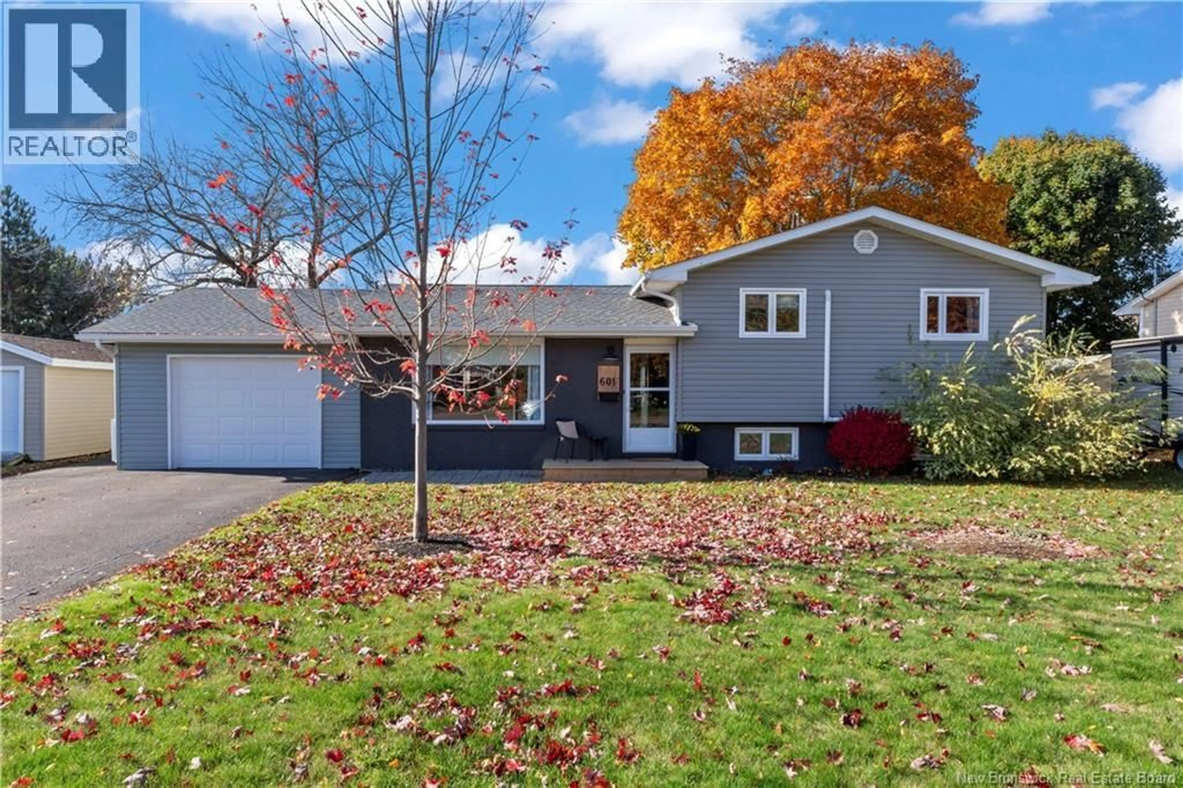 Home with vinyl exterior material, street for 601 CHARLINE AVENUE, Dieppe New Brunswick E1A1C7