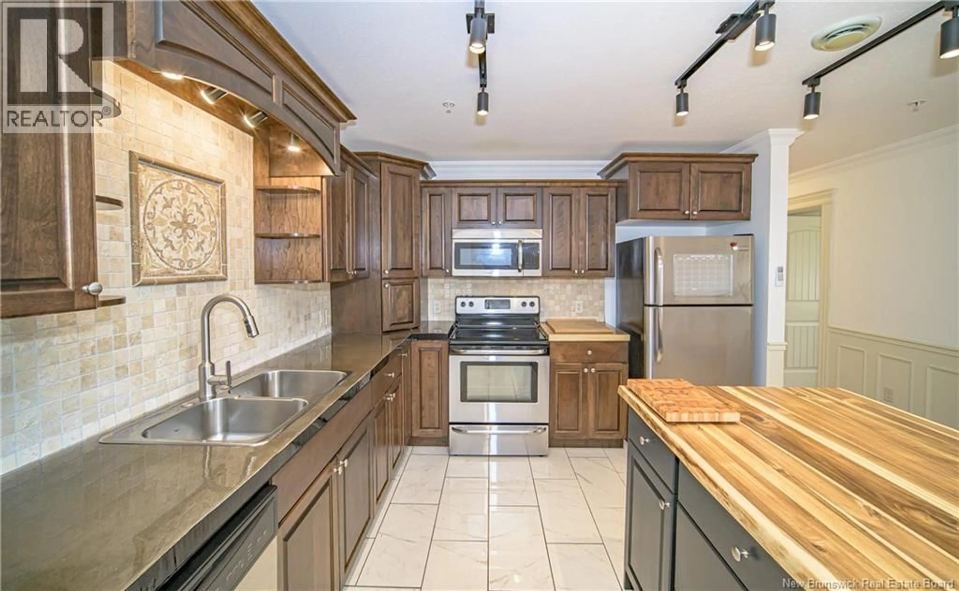 Standard kitchen, ceramic/tile floor for 328 - 165 VALCOUR DRIVE, Fredericton New Brunswick E3C0H5