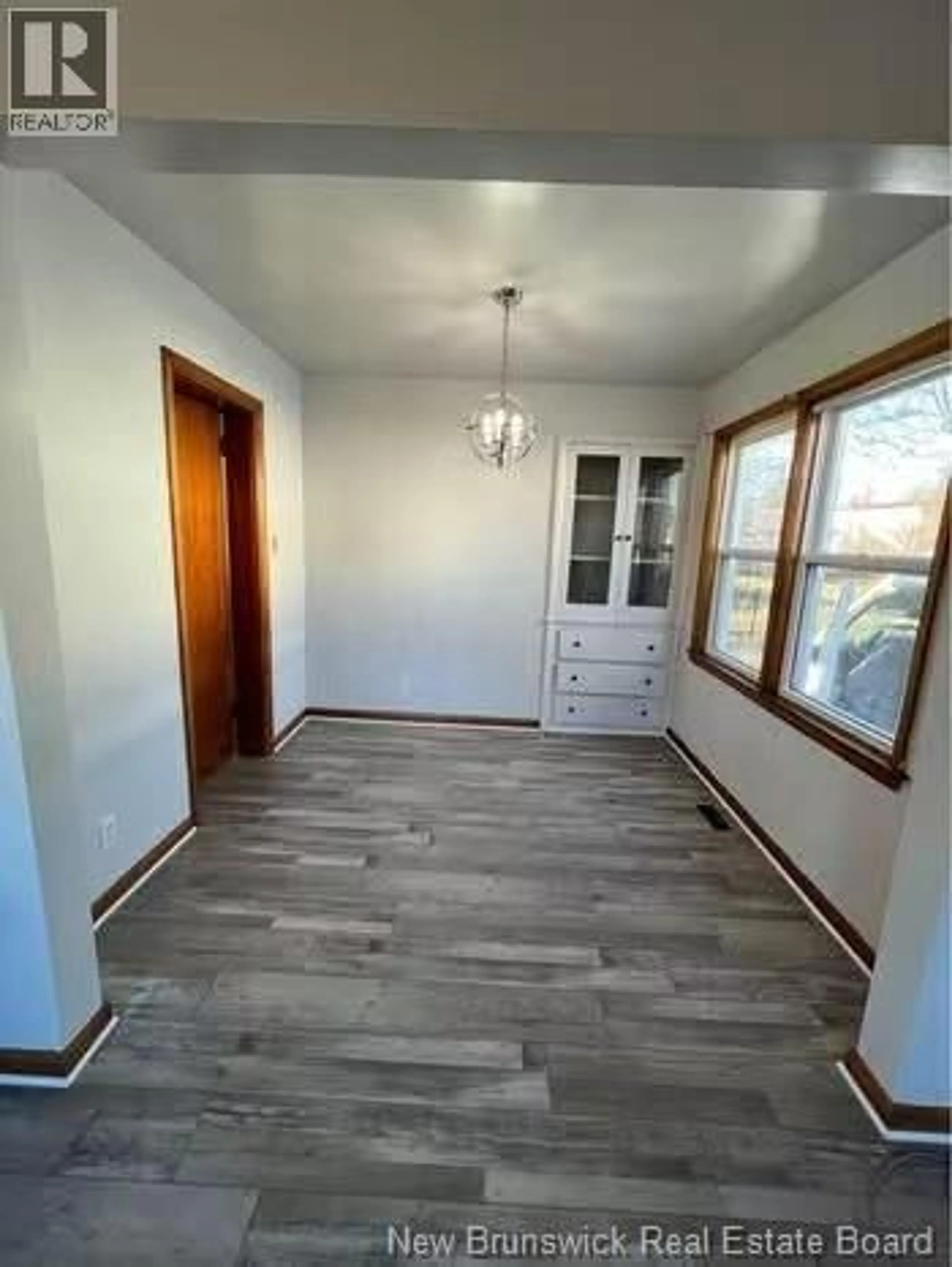 Indoor entryway for 40 CORONATION DRIVE, Moncton New Brunswick E1E2X1