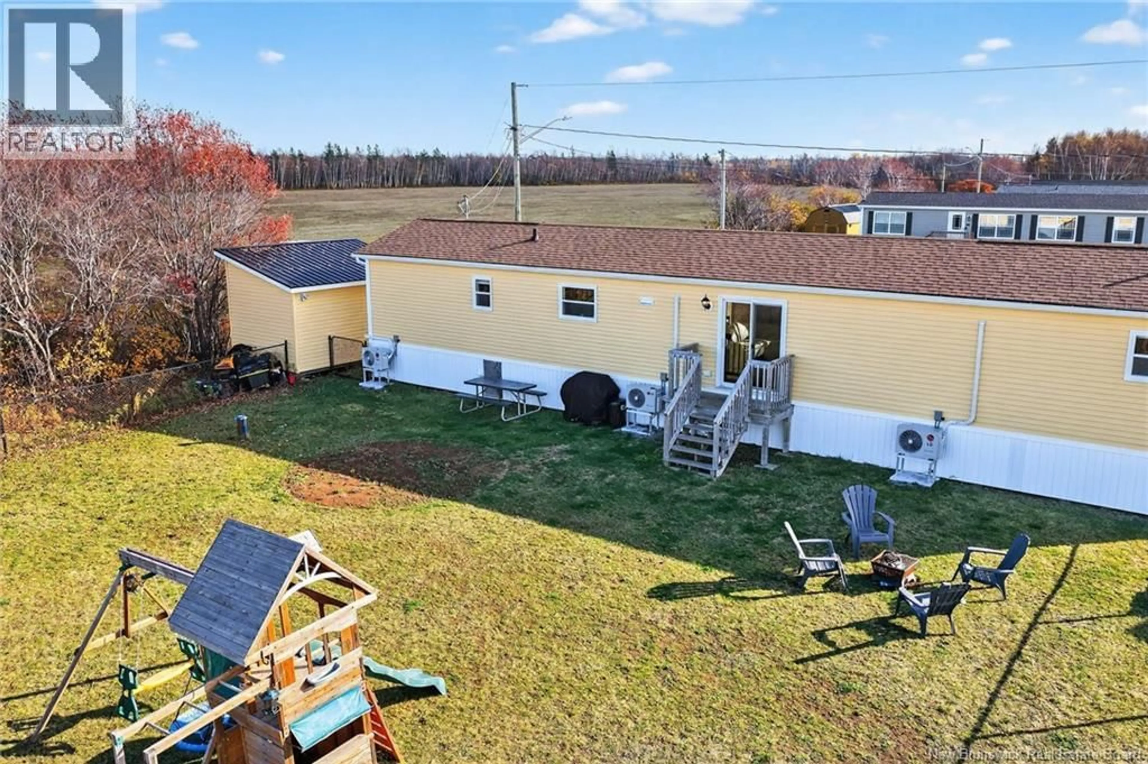 A pic from outside/outdoor area/front of a property/back of a property/a pic from drone, building for 13 FRANK ST, Cap-Pelé New Brunswick E4N0E5