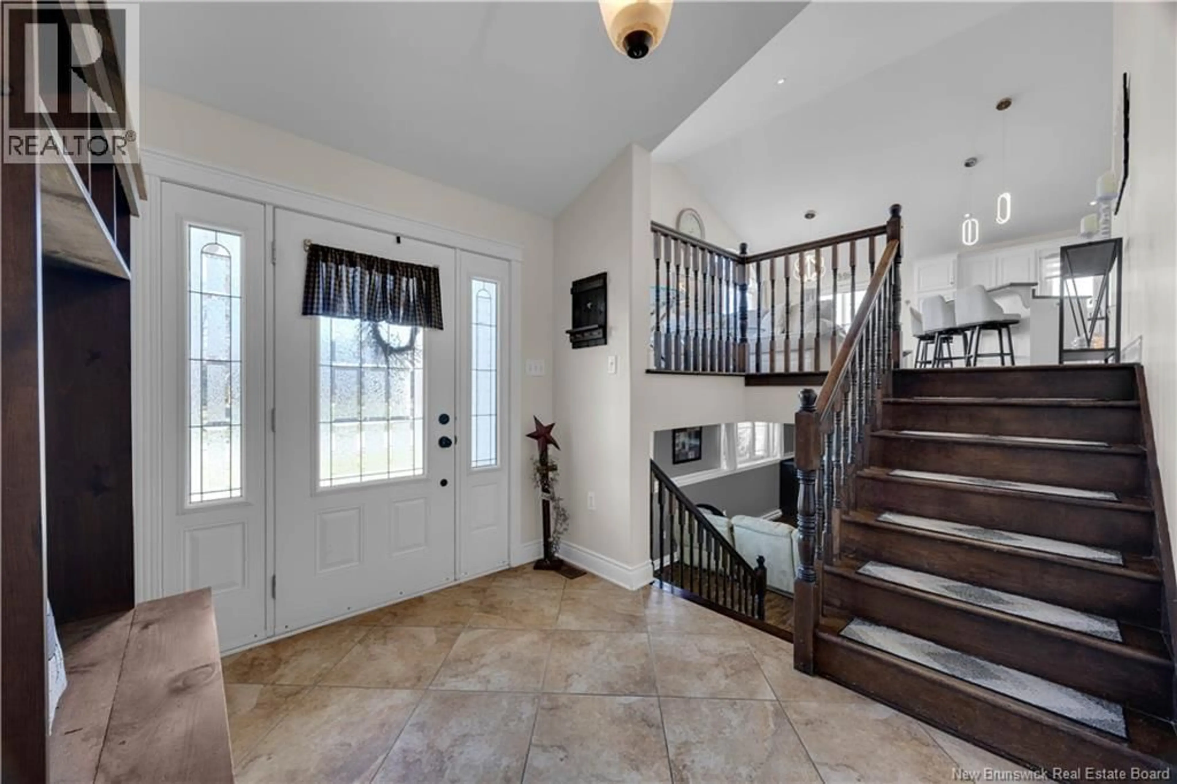 Indoor entryway for 102 QUEENSBURY DRIVE, Quispamsis New Brunswick E2E0H7