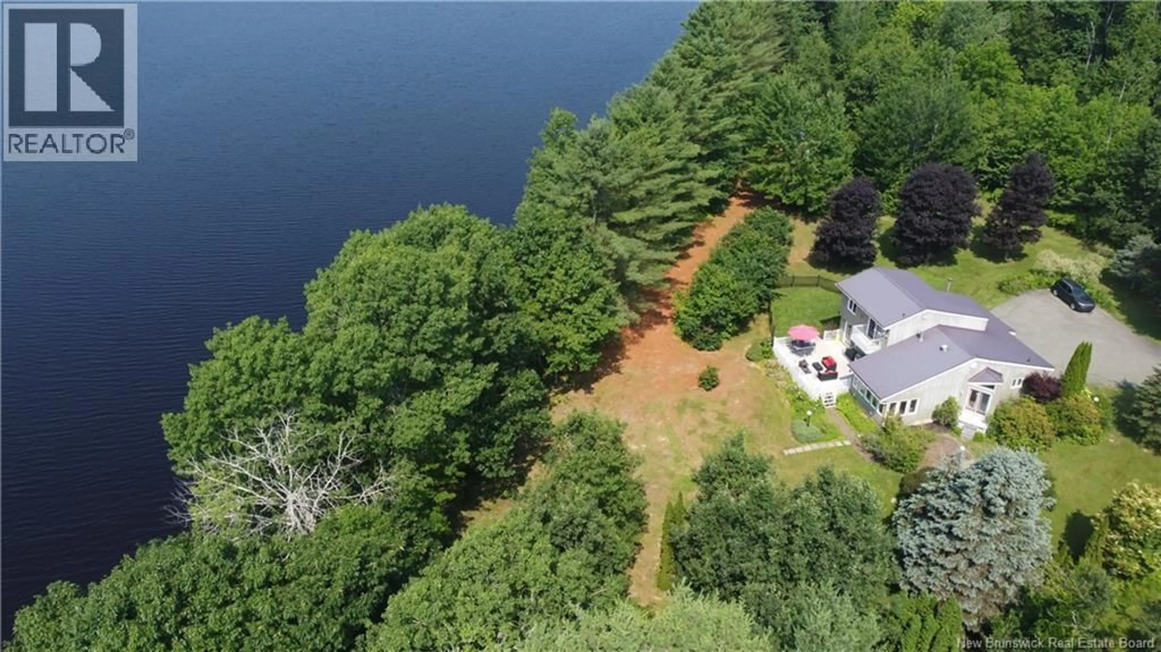A pic from outside/outdoor area/front of a property/back of a property/a pic from drone, water/lake/river/ocean view for 3021 105 ROUTE, Northampton New Brunswick E7N1Z9