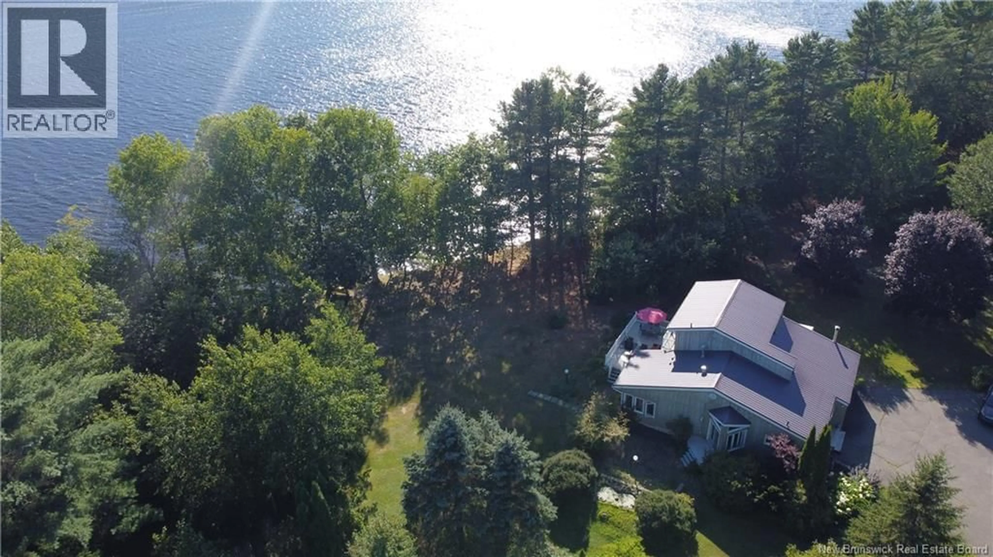 A pic from outside/outdoor area/front of a property/back of a property/a pic from drone, water/lake/river/ocean view for 3021 105 ROUTE, Northampton New Brunswick E7N1Z9