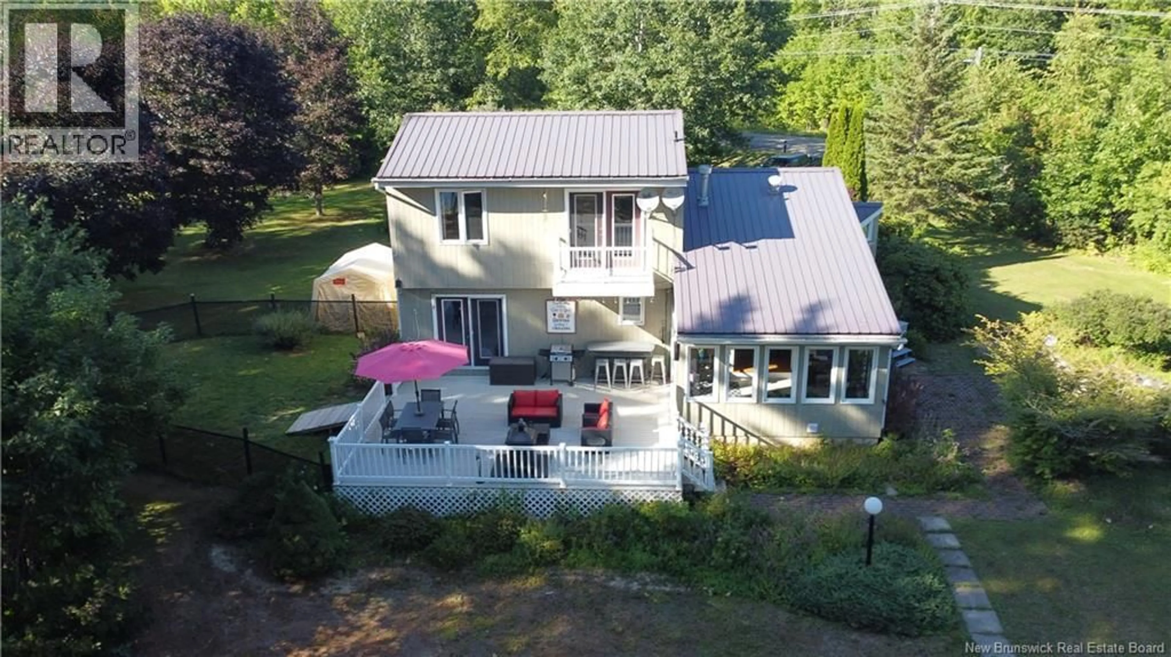 A pic from outside/outdoor area/front of a property/back of a property/a pic from drone, water/lake/river/ocean view for 3021 105 ROUTE, Northampton New Brunswick E7N1Z9