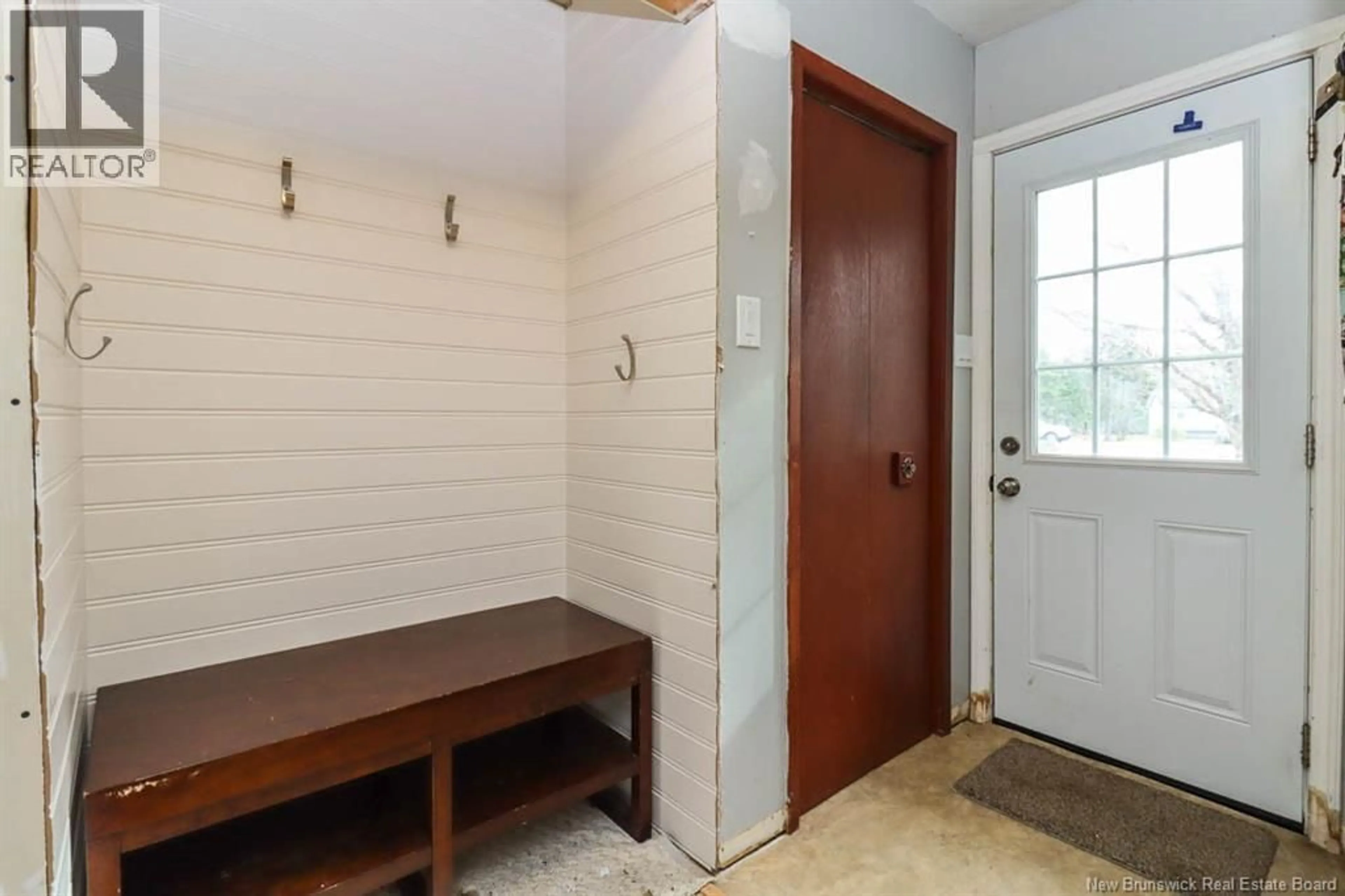 Indoor entryway for 152 OWENS ROAD, Saint John New Brunswick E2N1K7