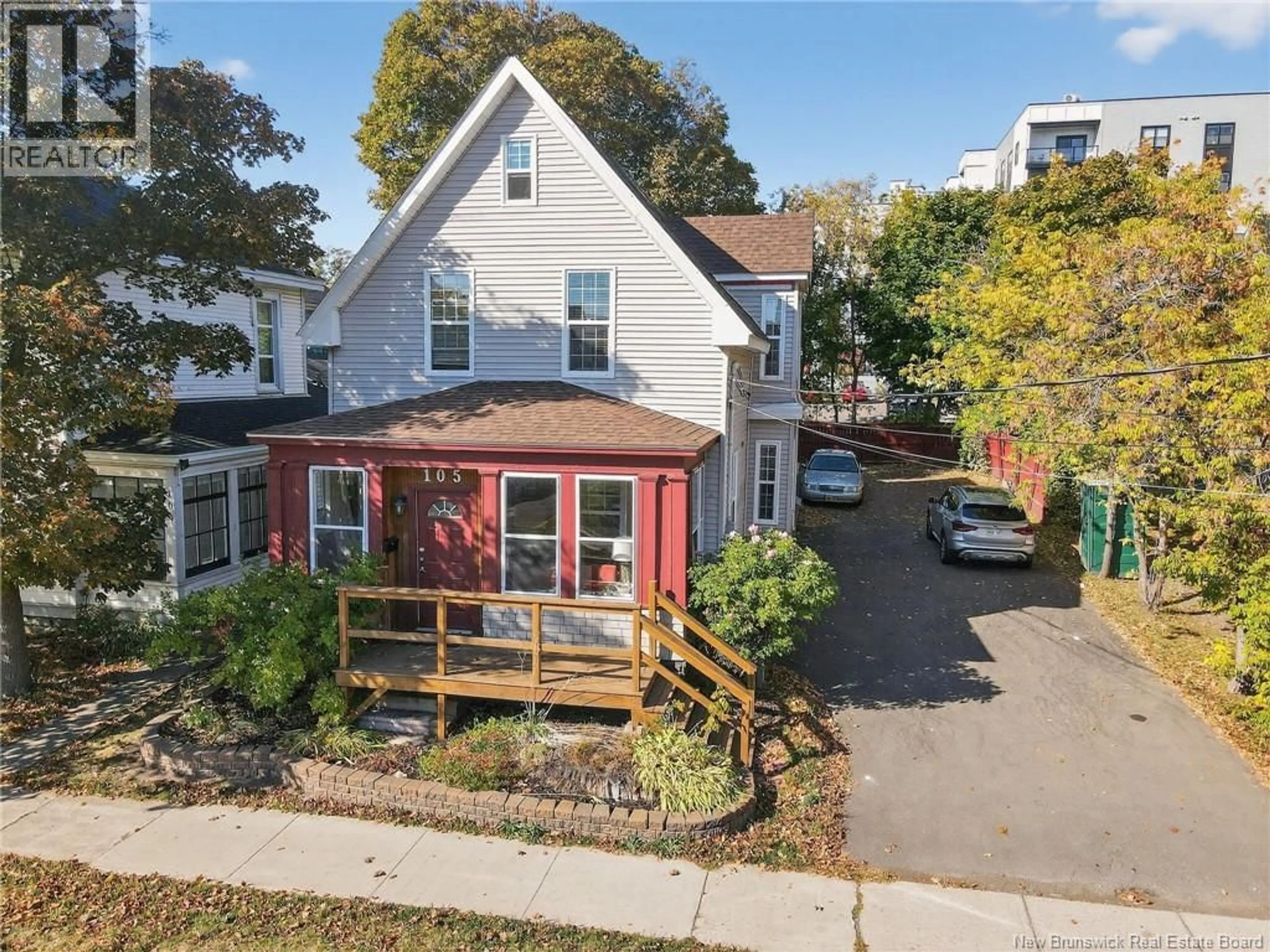 A pic from outside/outdoor area/front of a property/back of a property/a pic from drone, street for 105 GORDON STREET, Moncton New Brunswick E1C1M5
