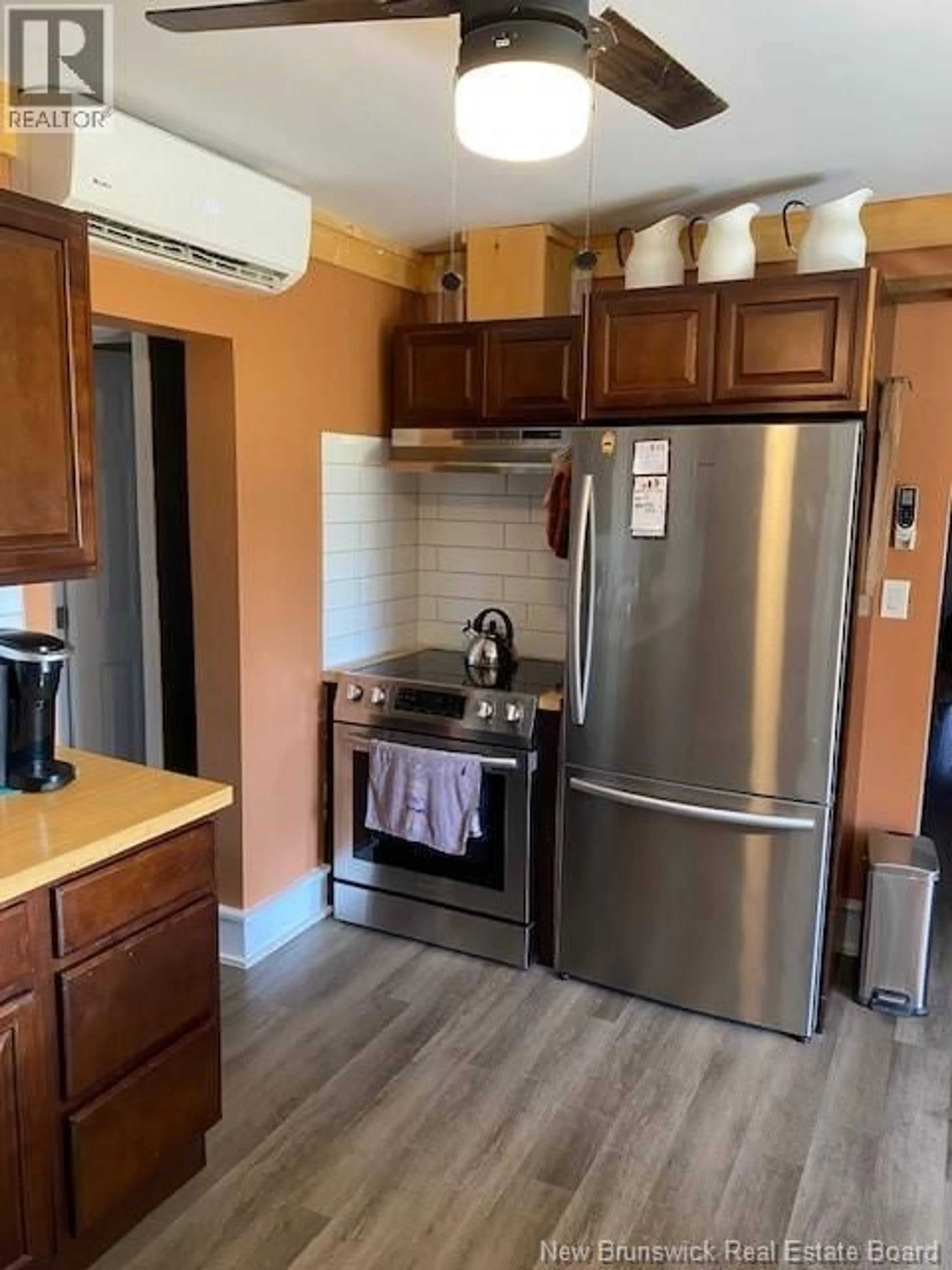 Standard kitchen, unknown for 61 LAVIOLETTE ROAD, Belledune New Brunswick E8G2G3