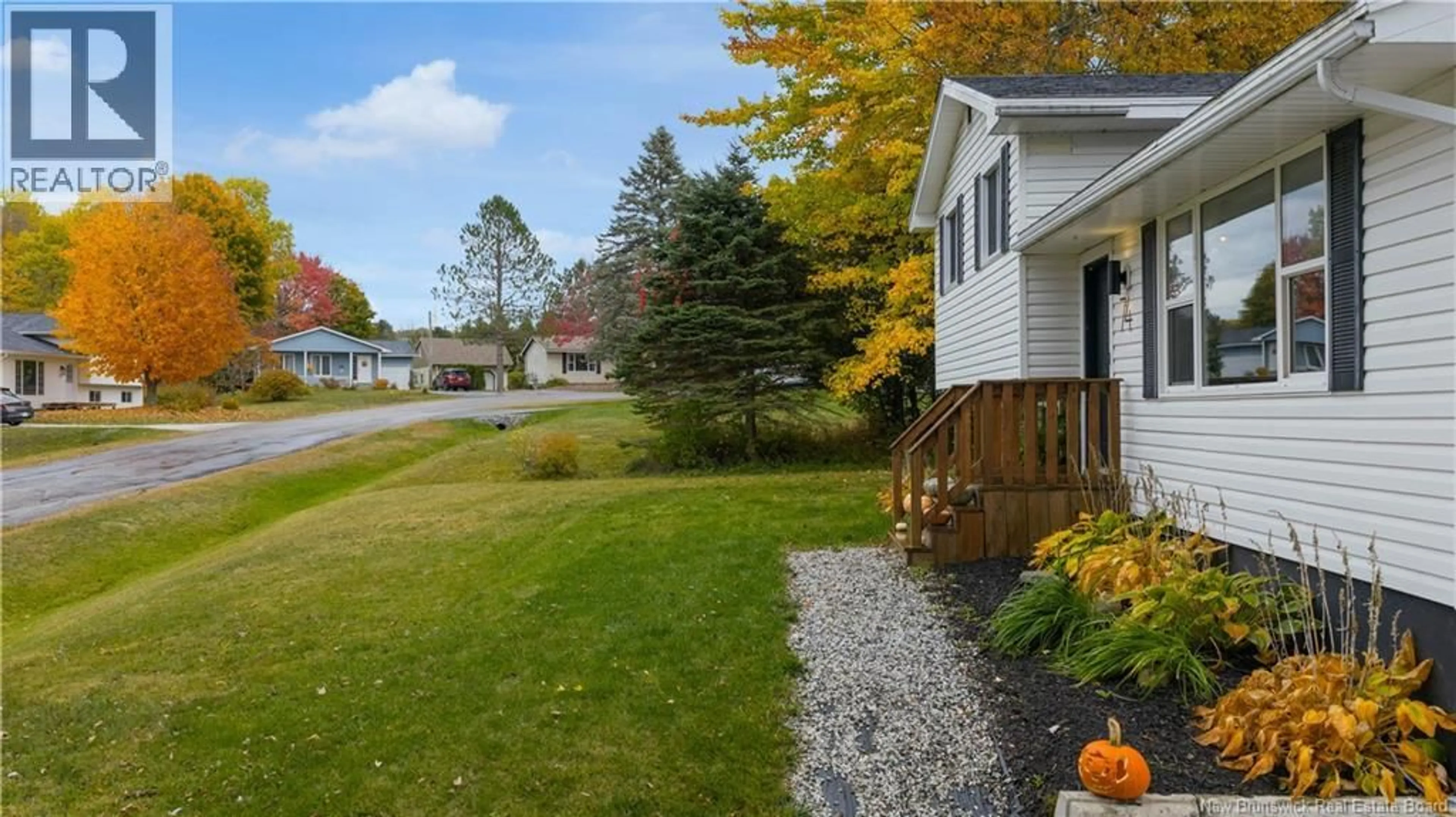 Home with vinyl exterior material, water/lake/river/ocean view for 74 HIGHLAND DRIVE, Hampton New Brunswick E5N5C7