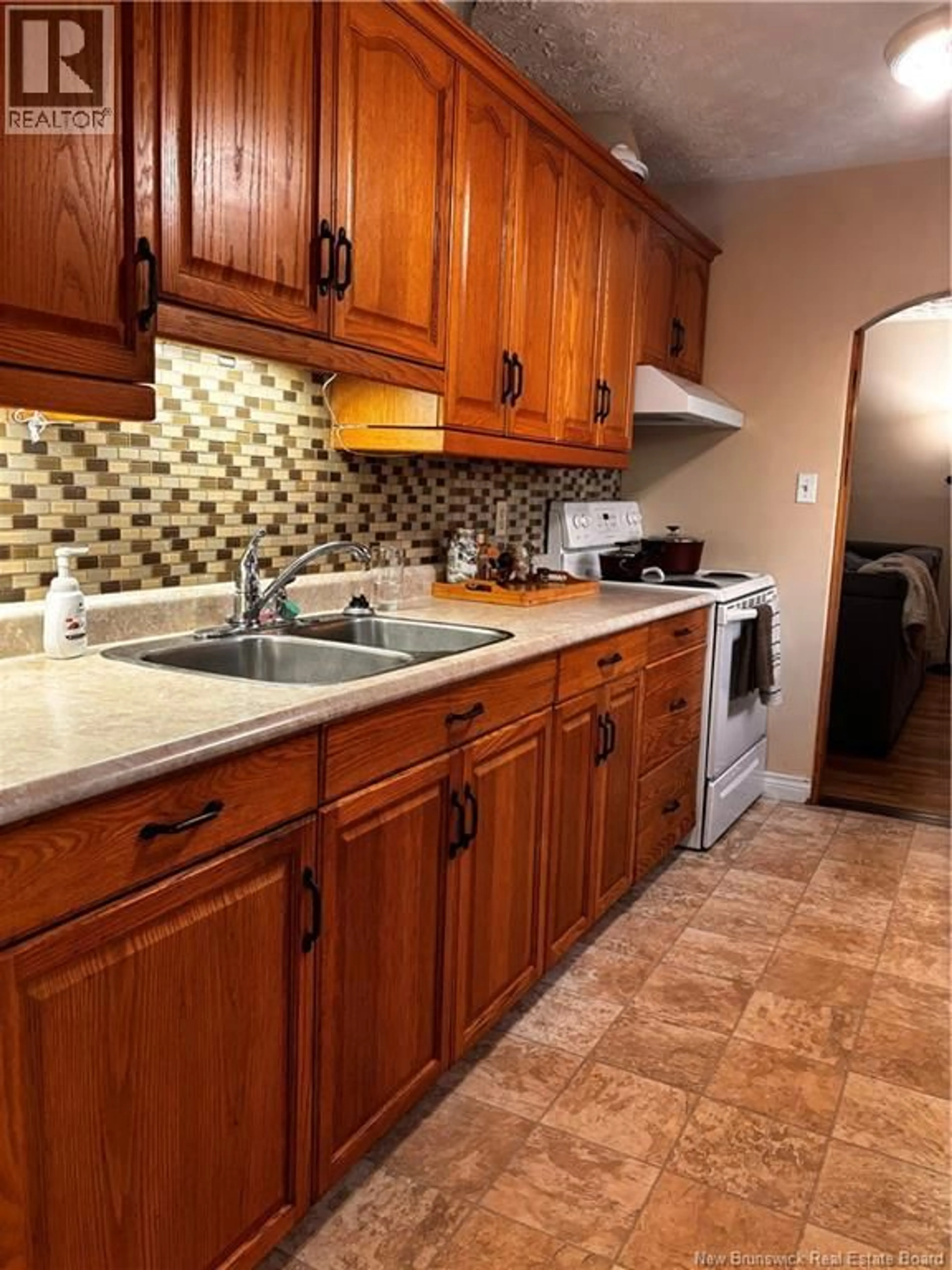 Standard kitchen, ceramic/tile floor for 105 BEAVERBROOK AVENUE, Saint John New Brunswick E2K2W8