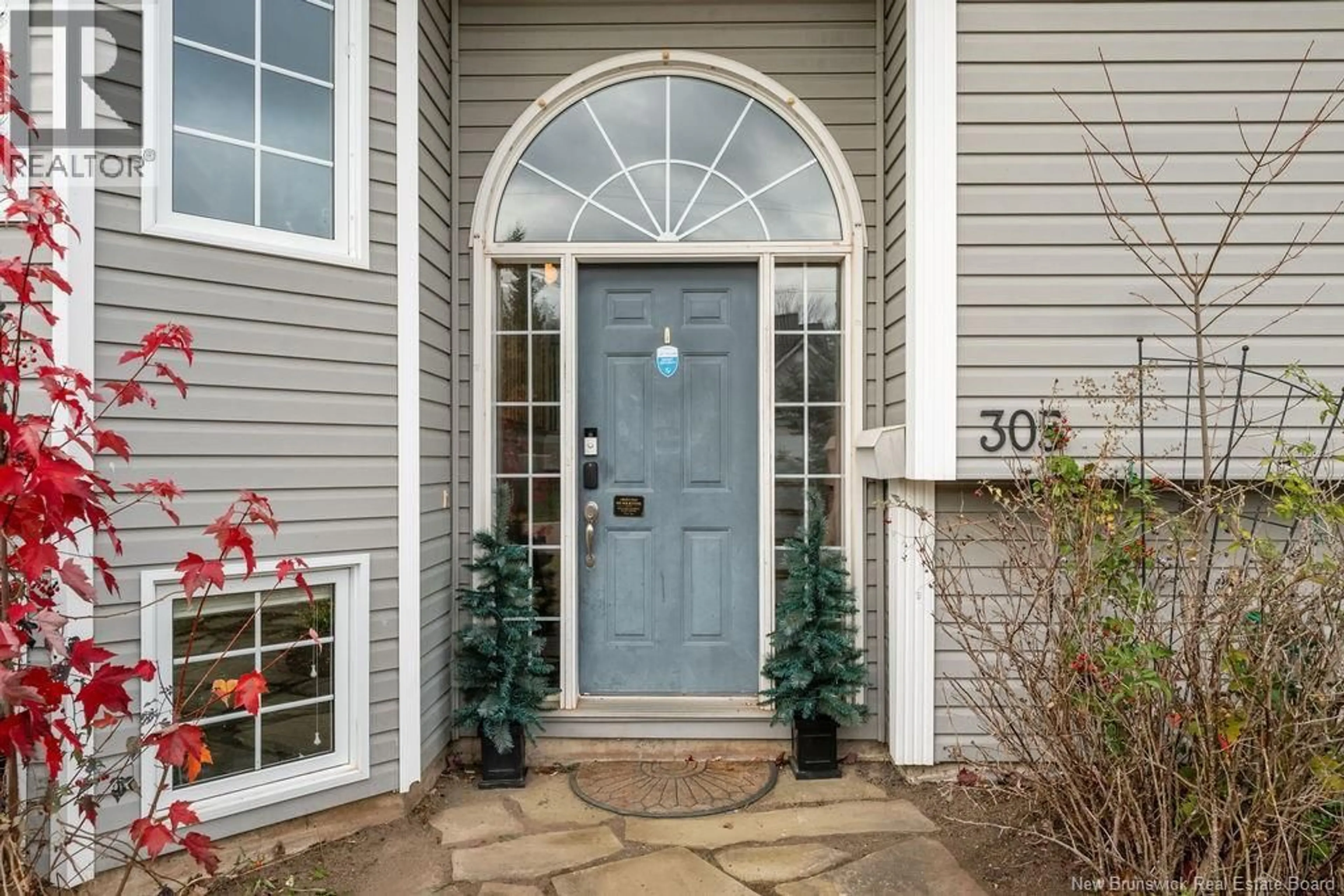 Indoor entryway for 305 MANON STREET, Dieppe New Brunswick E1A7W9