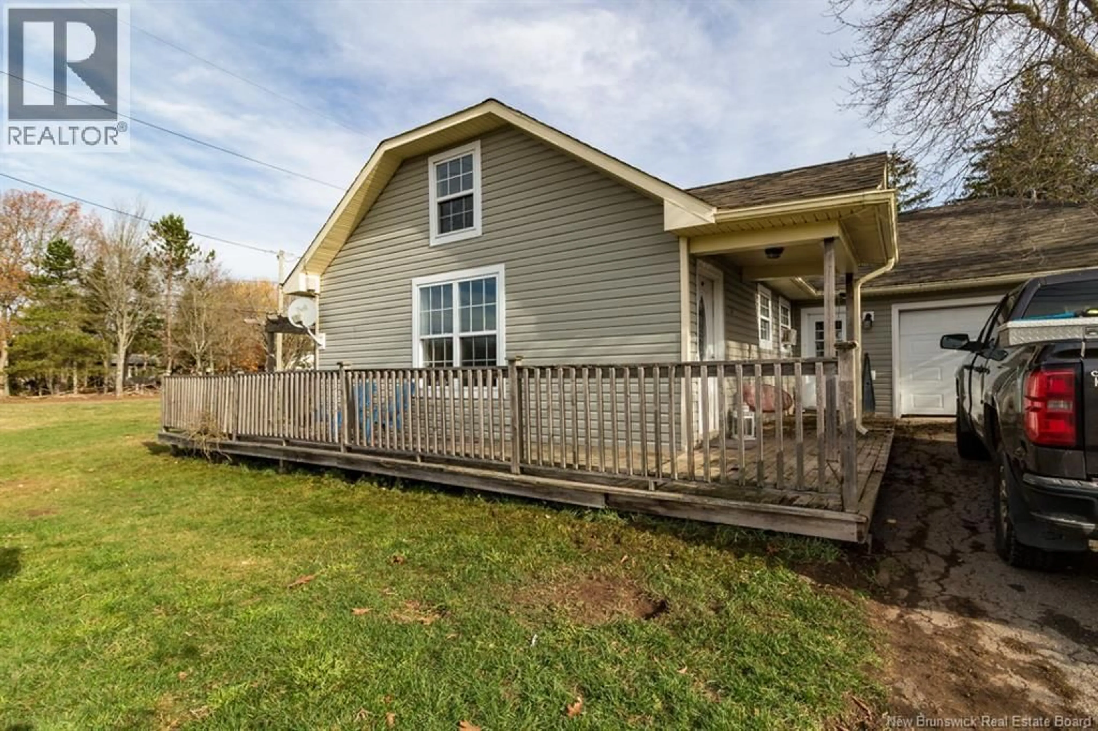 Home with vinyl exterior material, street for 28 BRIDGE STREET, Apohaqui New Brunswick E5P3M5