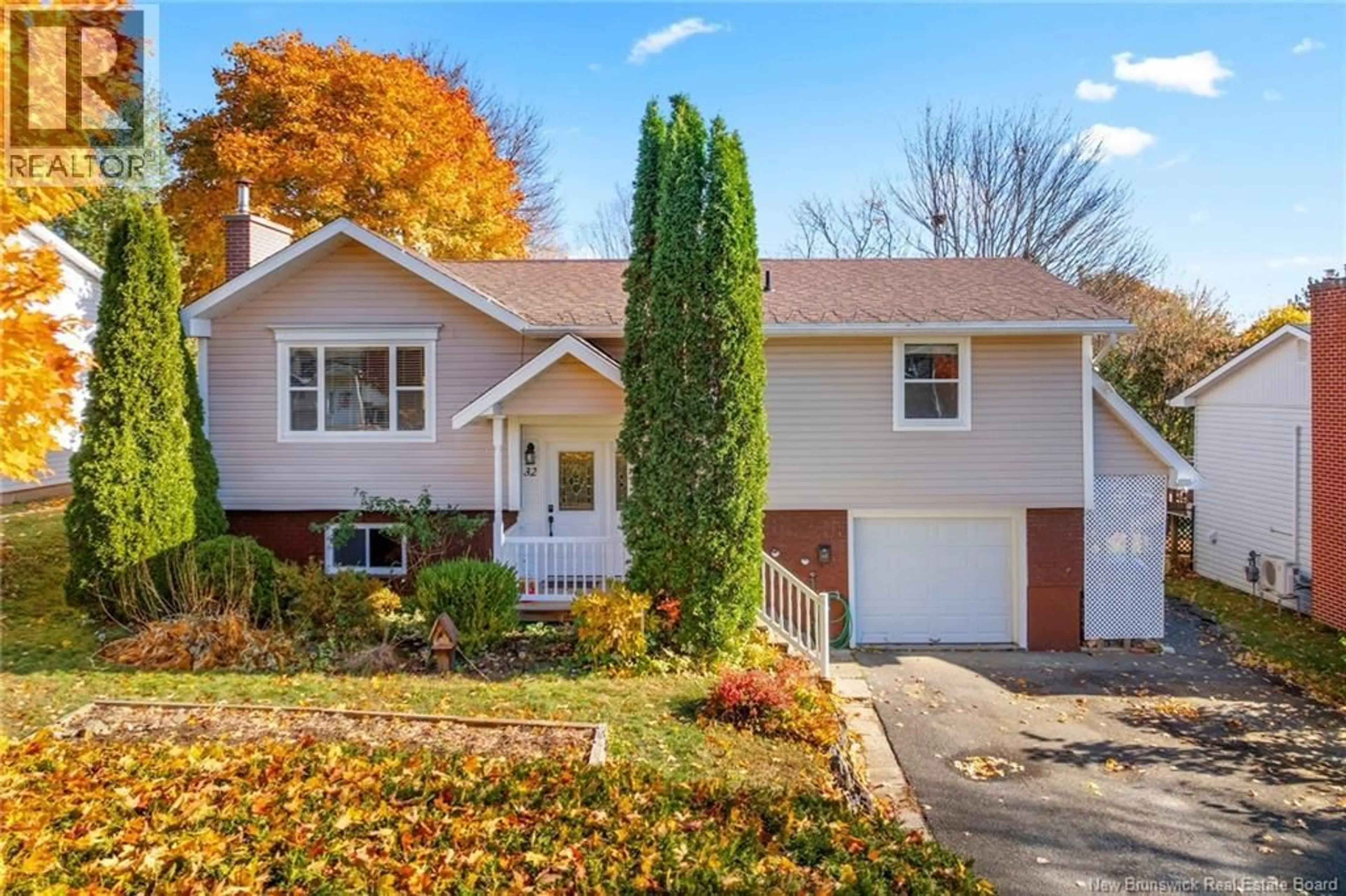 Home with vinyl exterior material, street for 32 LINDEN CRESCENT, Fredericton New Brunswick E3A4Z9