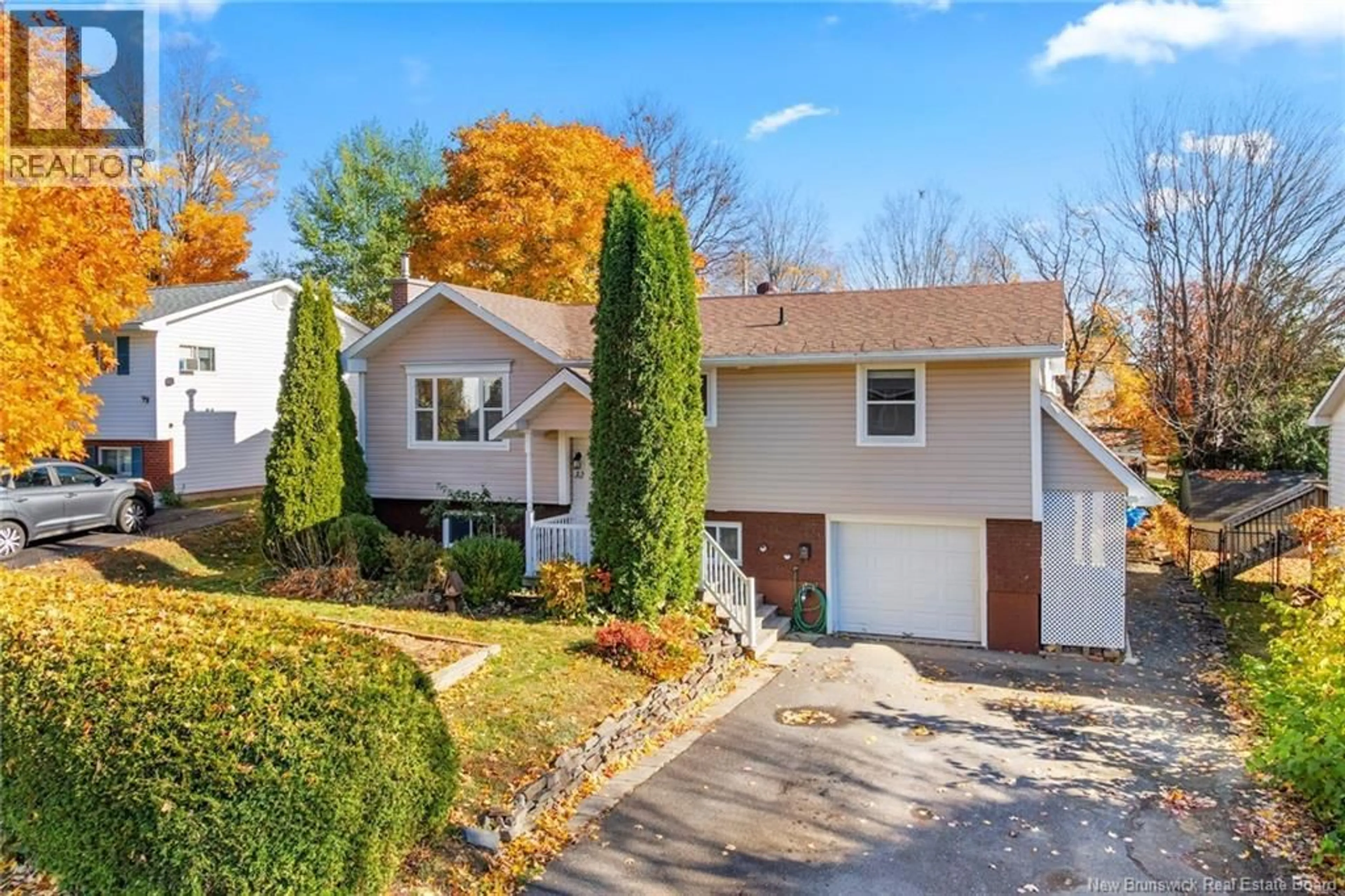 Home with vinyl exterior material, street for 32 LINDEN CRESCENT, Fredericton New Brunswick E3A4Z9