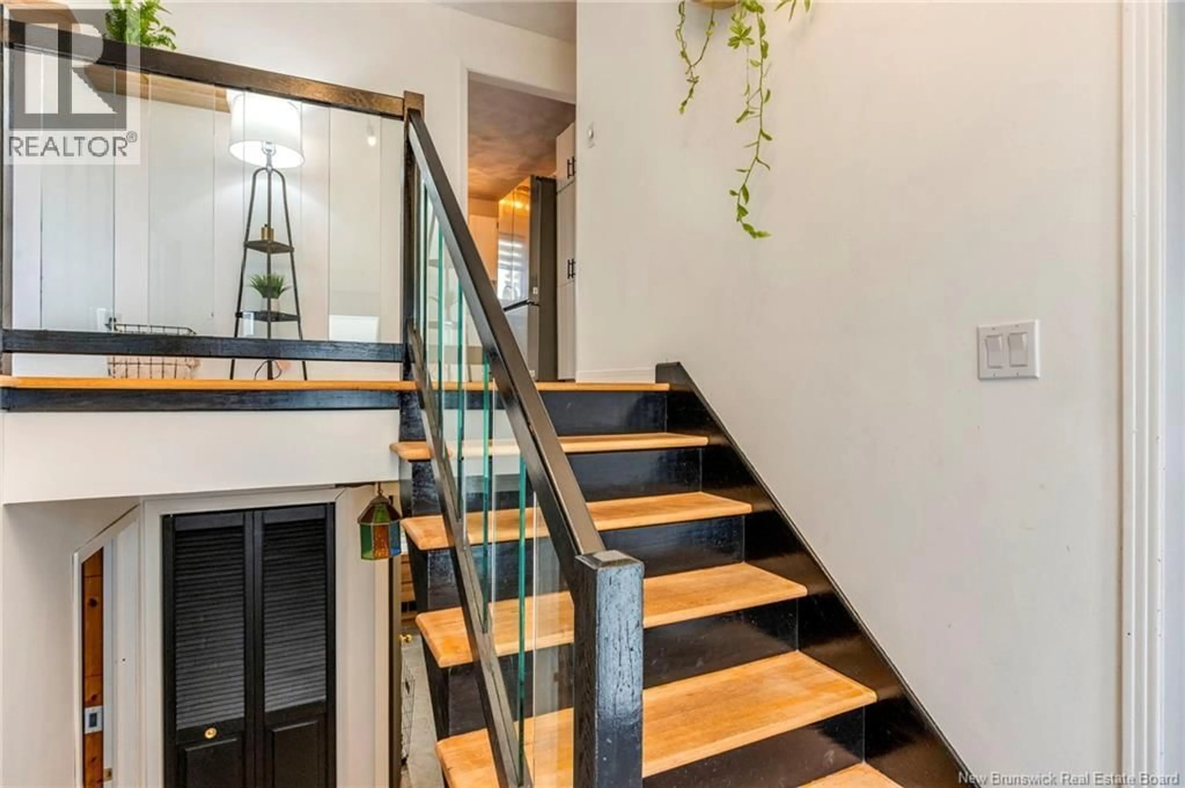 Indoor foyer for 150 GLENGROVE ROAD, Moncton New Brunswick E1A5X3