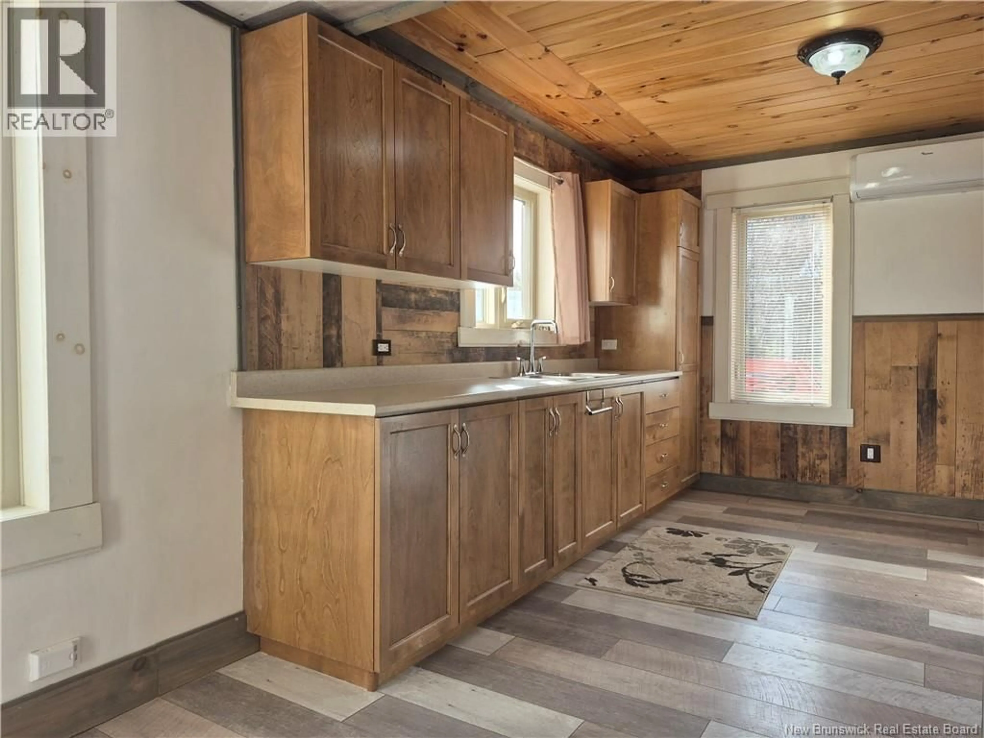 Standard kitchen, unknown for 542 RUE PRINCIPALE, Petit-Rocher New Brunswick E8J1J7