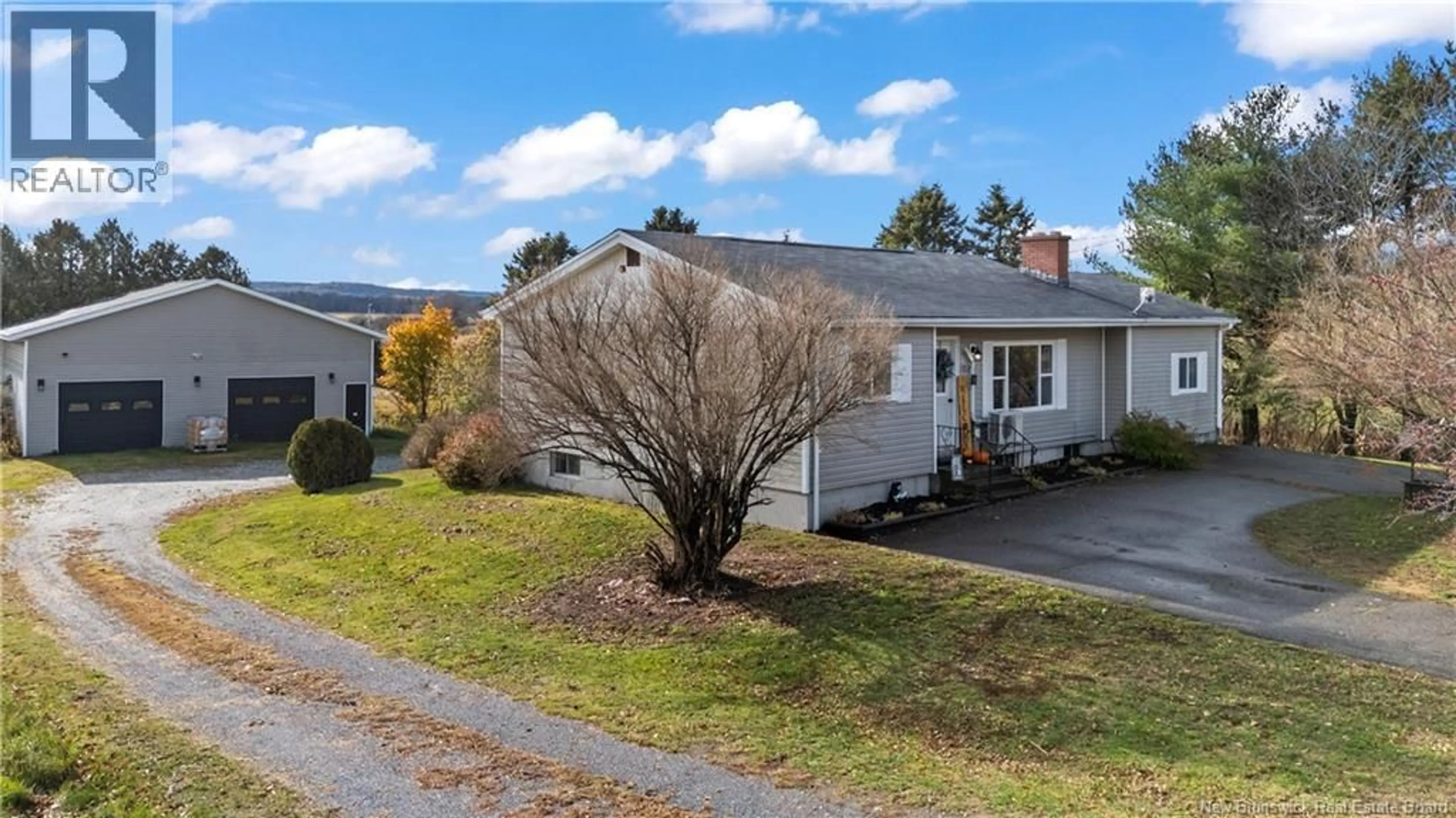 A pic from outside/outdoor area/front of a property/back of a property/a pic from drone, street for 426 ROUTE 121, Bloomfield New Brunswick E5N4T4