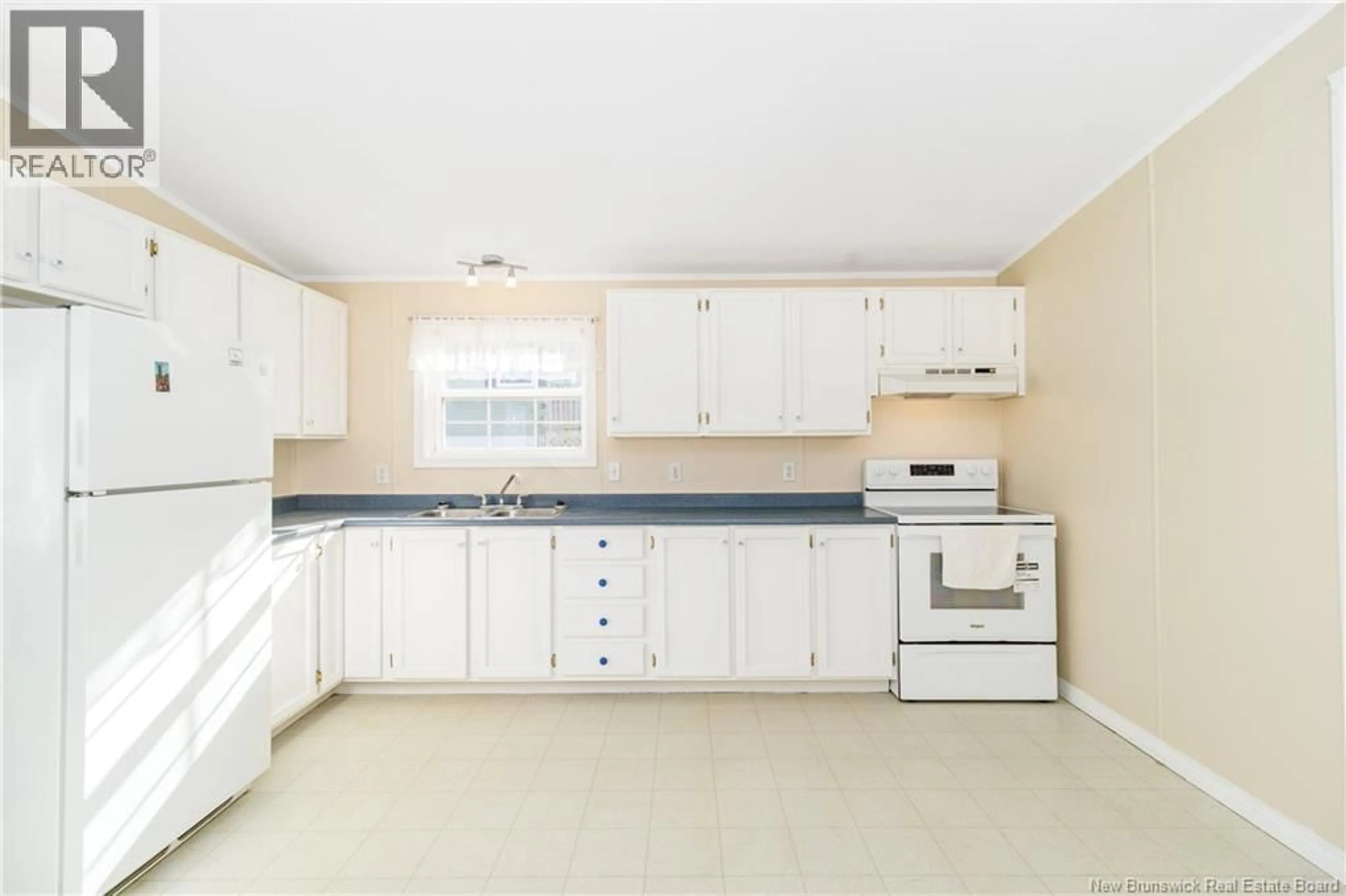 Standard kitchen, ceramic/tile floor for 31 SHERRY'S LANE, Fredericton New Brunswick E3C8H1