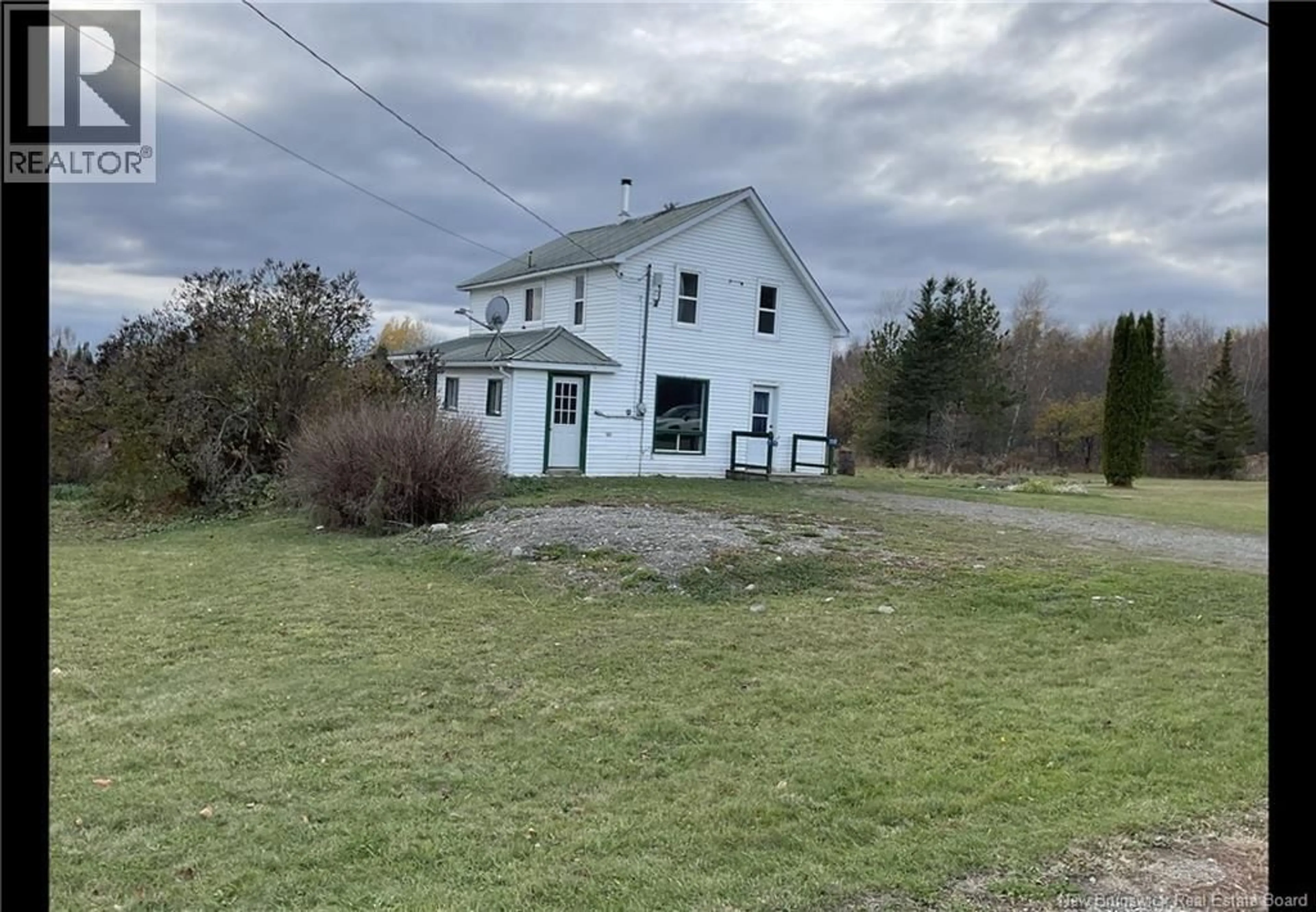 A pic from outside/outdoor area/front of a property/back of a property/a pic from drone, building for 705 ROUTE 540, Maxwell New Brunswick E7N2L8