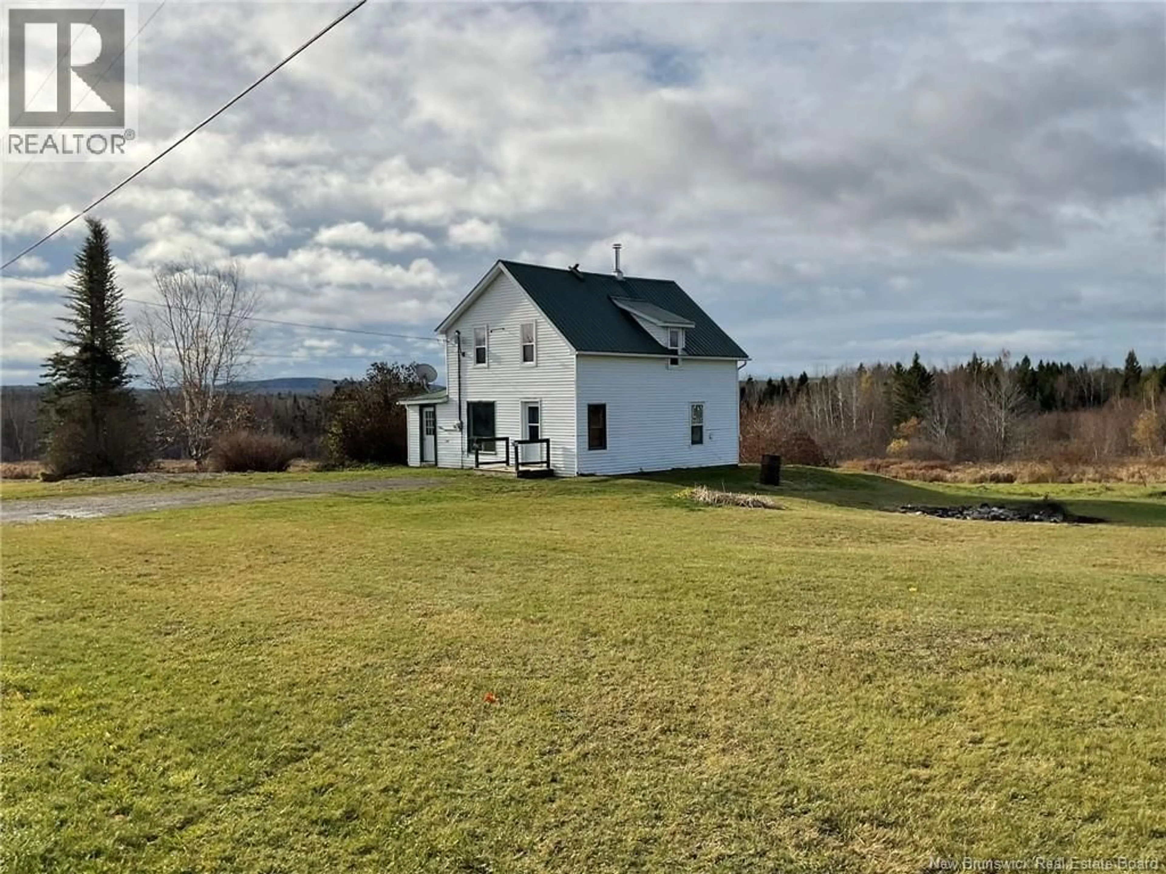 A pic from outside/outdoor area/front of a property/back of a property/a pic from drone, water/lake/river/ocean view for 705 ROUTE 540, Maxwell New Brunswick E7N2L8