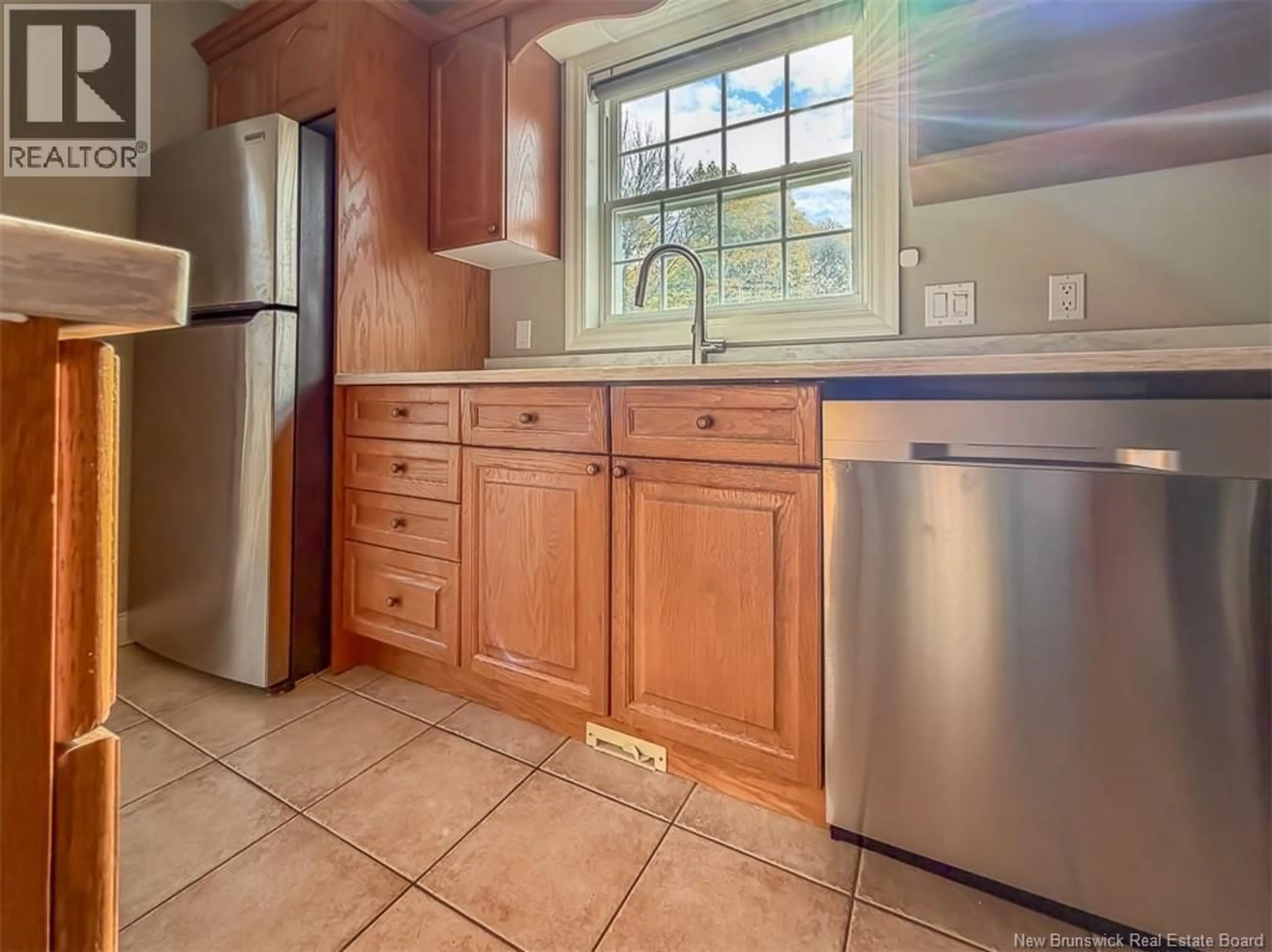 Standard kitchen, ceramic/tile floor for 65 AQUARIUS STREET, Fredericton New Brunswick E3B8P5
