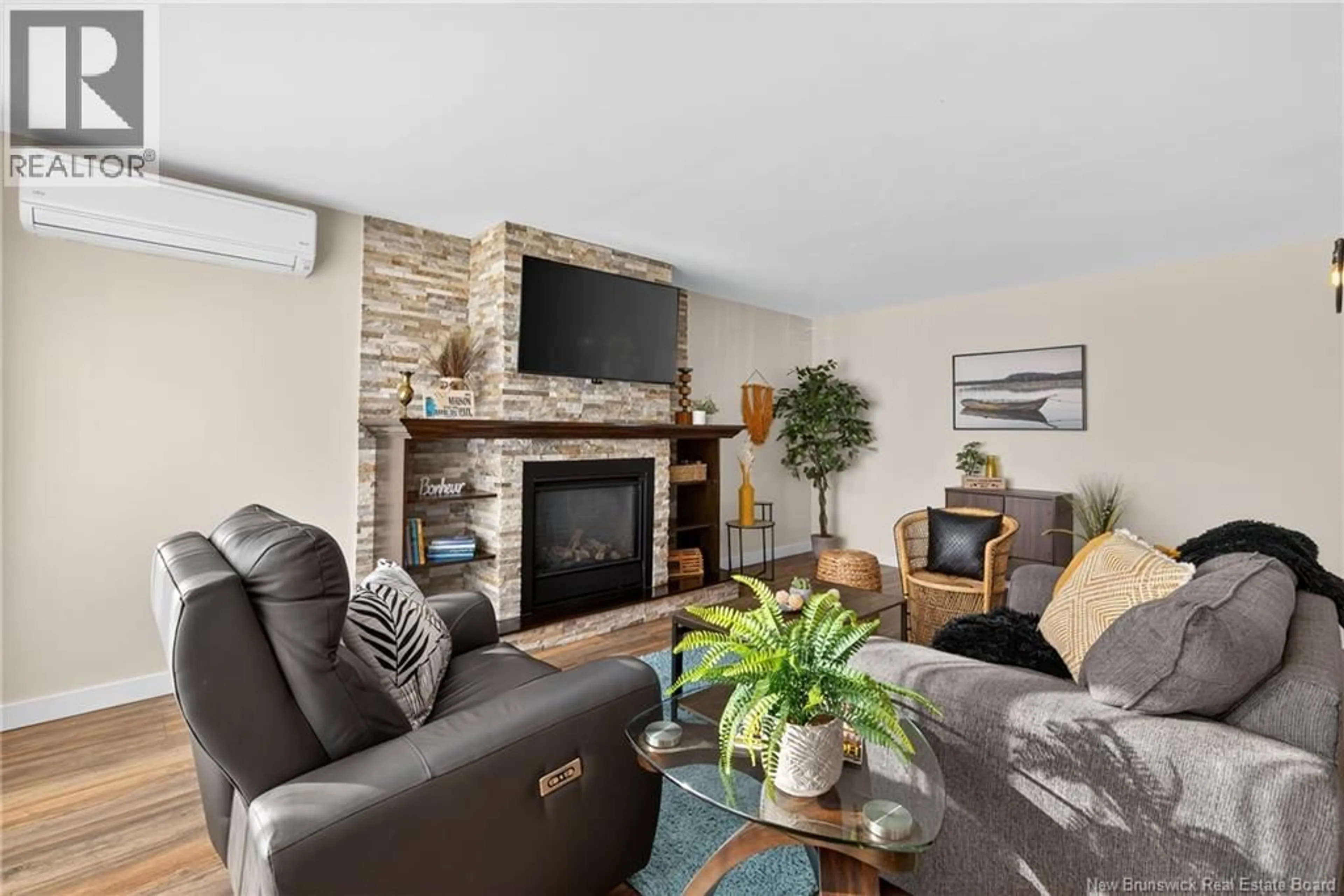 Living room with furniture, unknown for 470 RUE ACADIE STREET, Grande-Anse New Brunswick E8N1E4