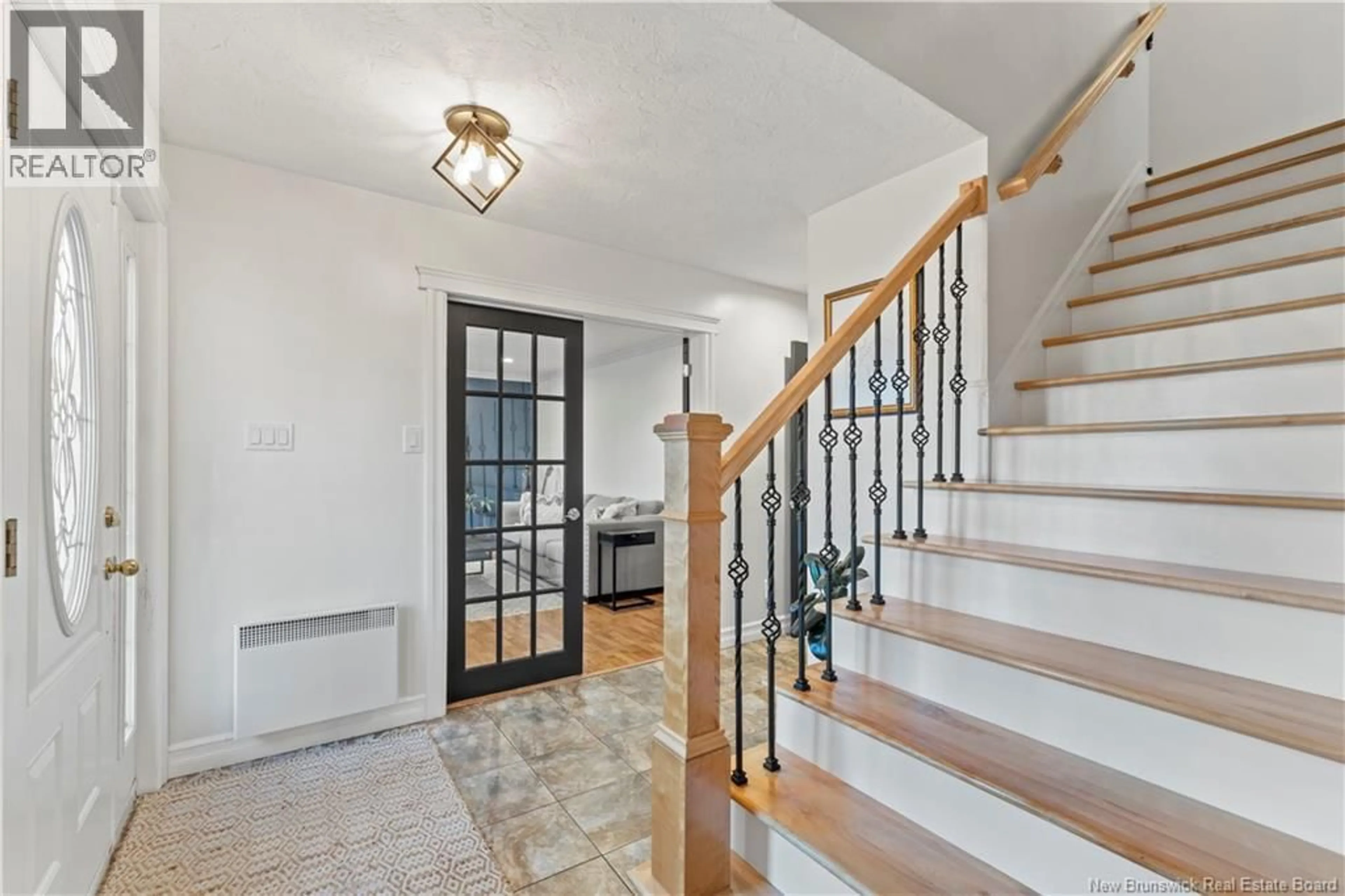 Indoor foyer for 40 CAMDEN, Moncton New Brunswick E1E4J6