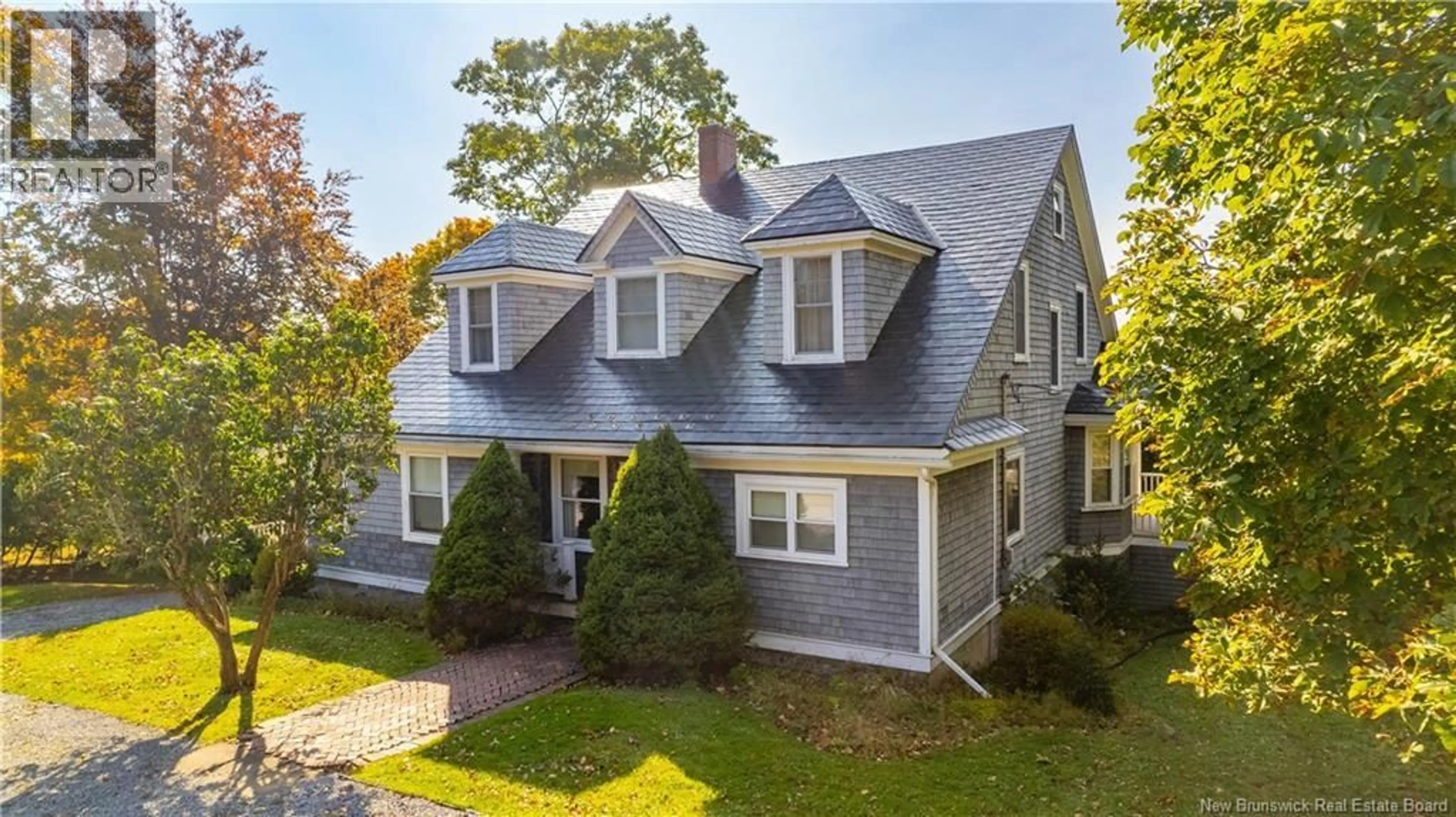 A pic from outside/outdoor area/front of a property/back of a property/a pic from drone, street for 101 CARLETON STREET, Saint Andrews New Brunswick E5B1N1