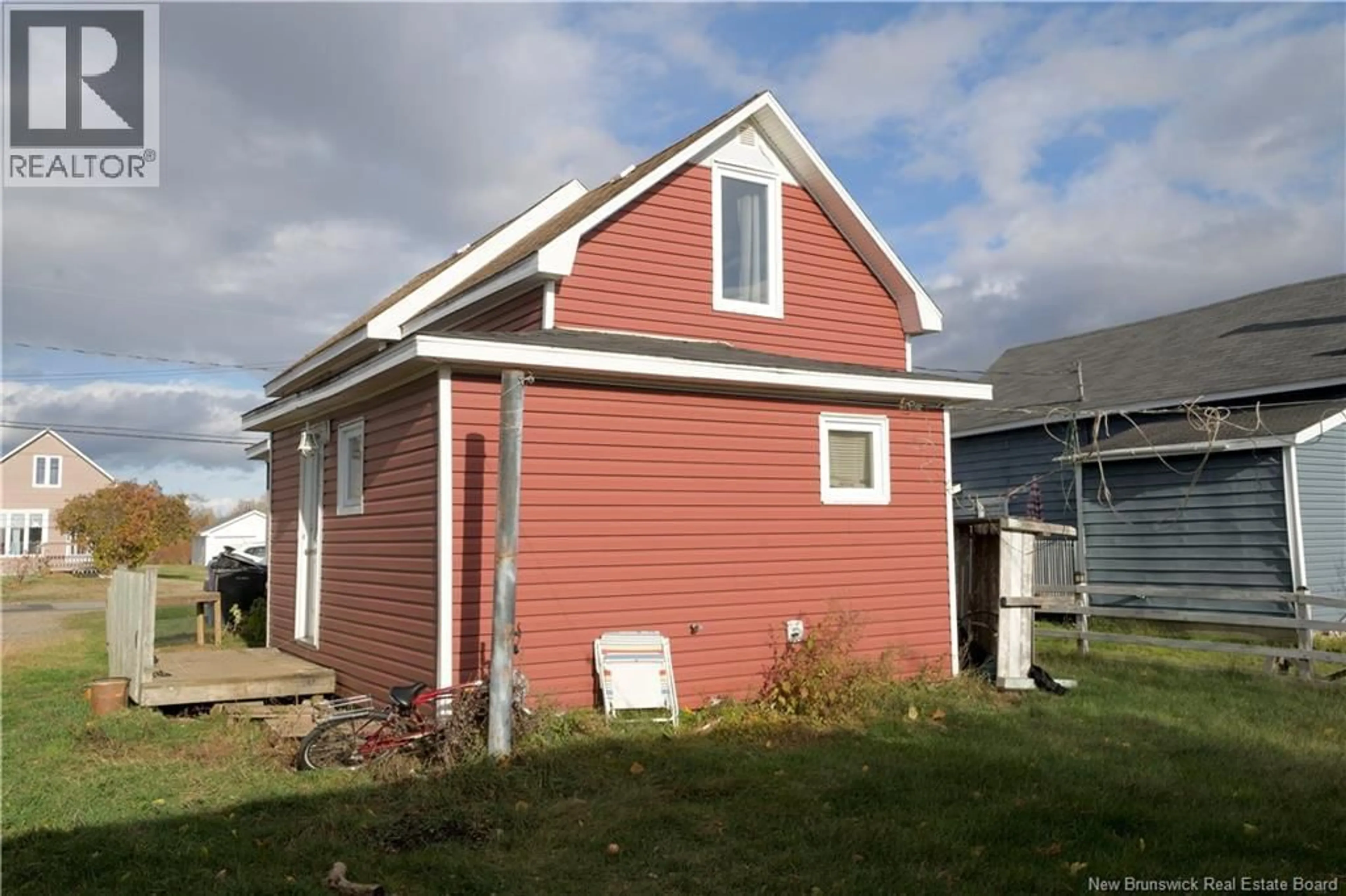 Home with vinyl exterior material, building for 1520 ST MARY AVENUE, Bathurst New Brunswick E2A2E3
