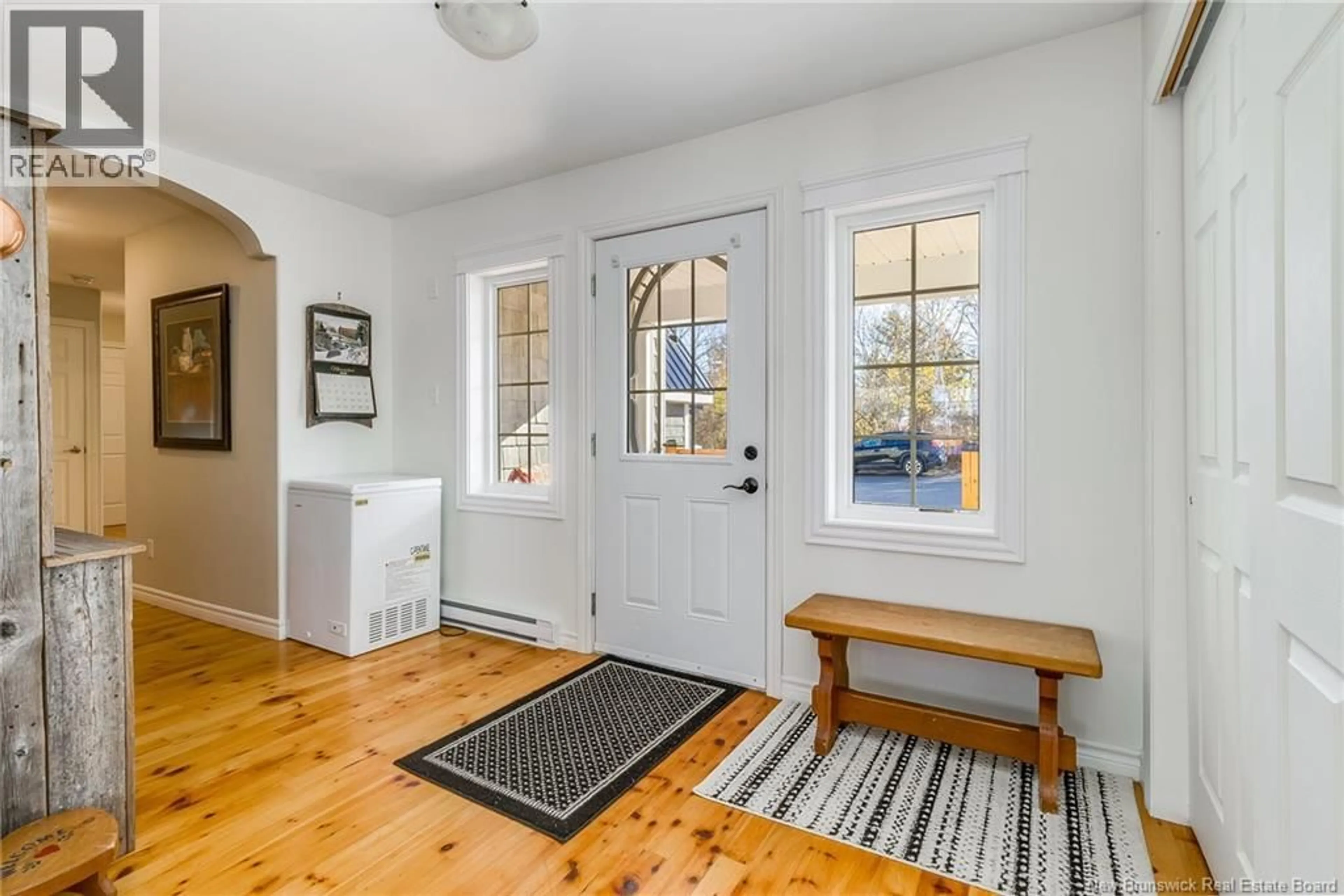 Indoor entryway for 405 ROUTE 102, Burton New Brunswick E2V3J8