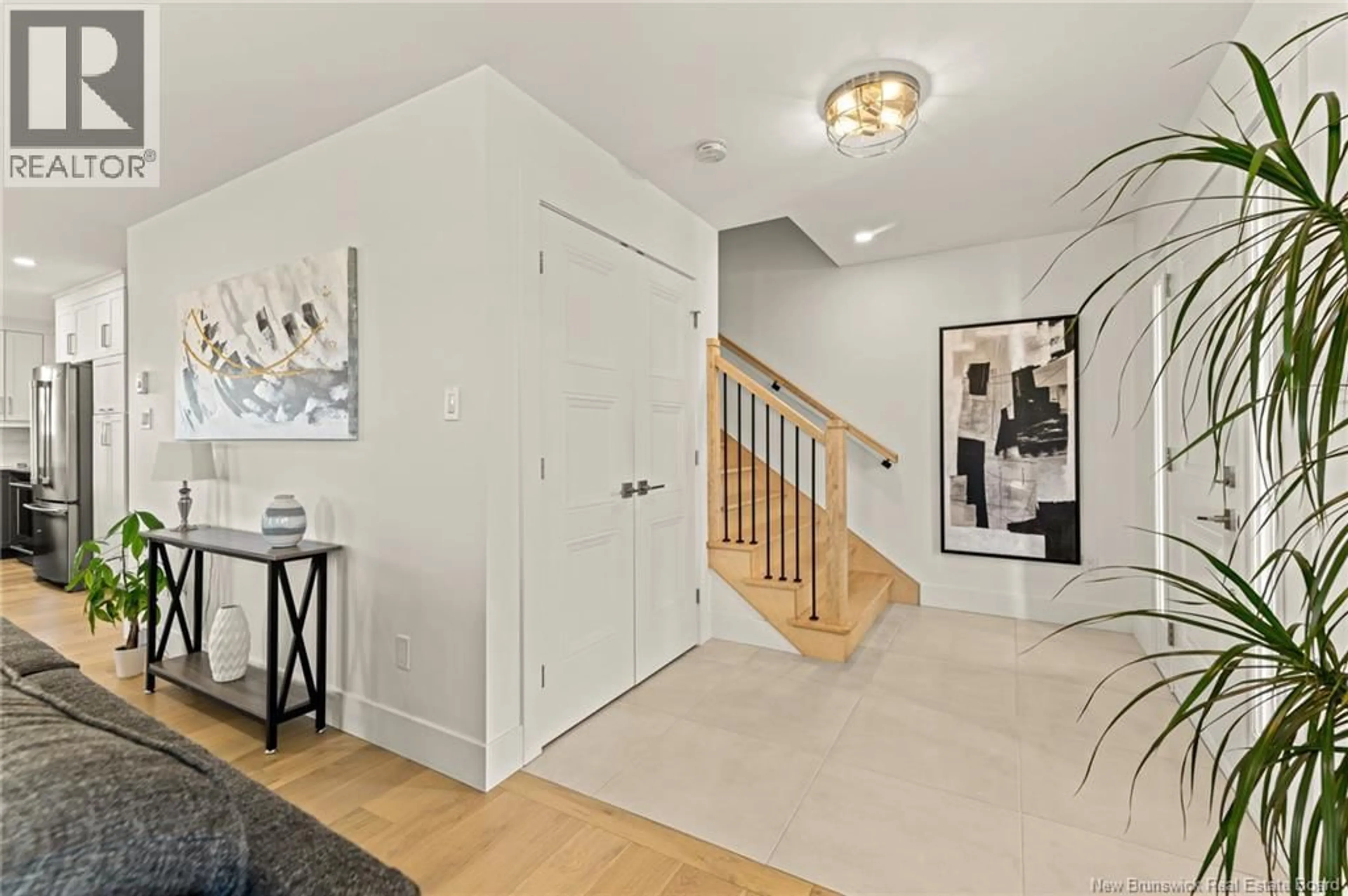 Indoor entryway for 22 DONAT CRESCENT, Dieppe New Brunswick E1A9L4