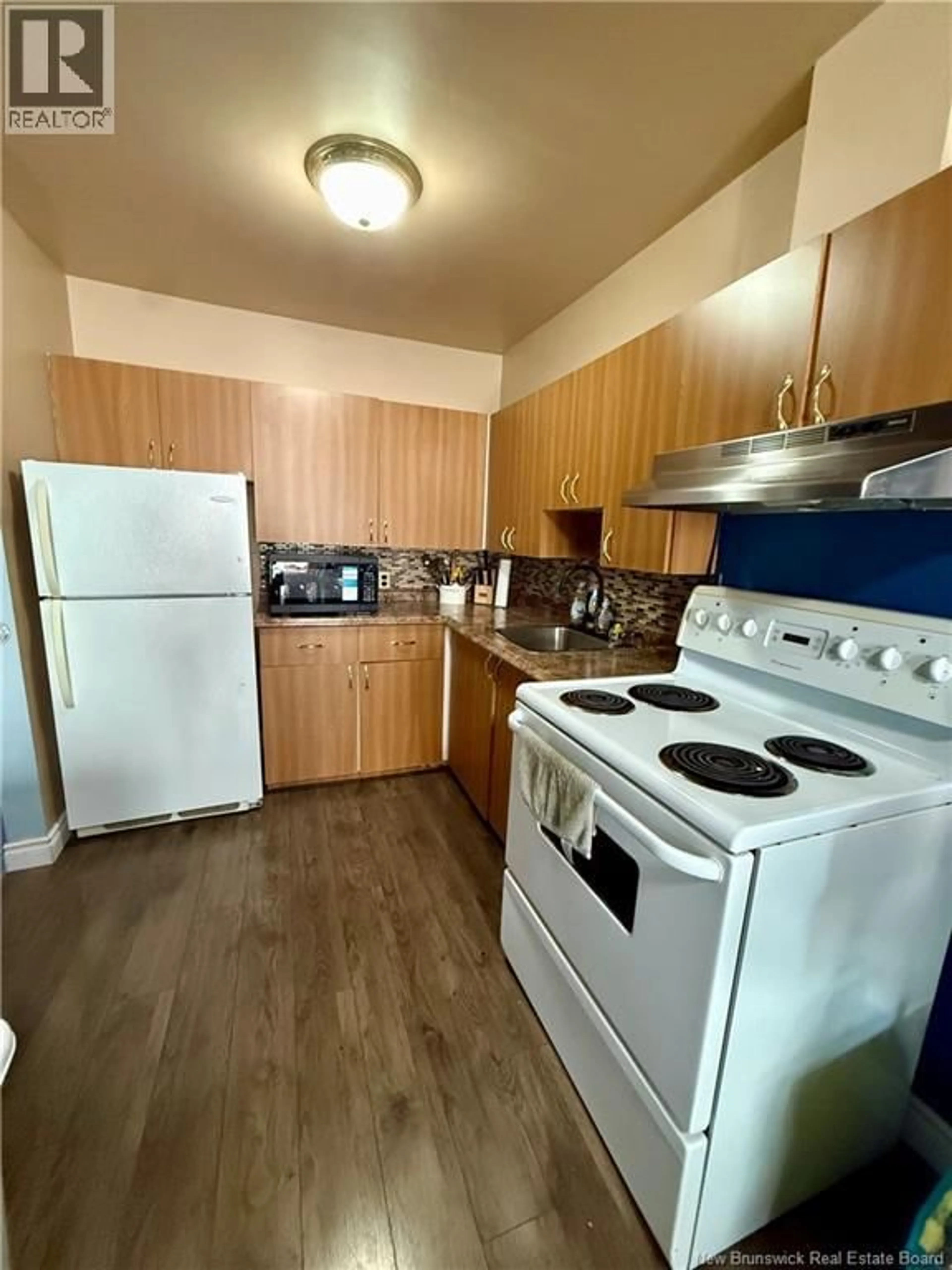 Standard kitchen, unknown for 100 DOVER, Campbellton New Brunswick E3N1P8