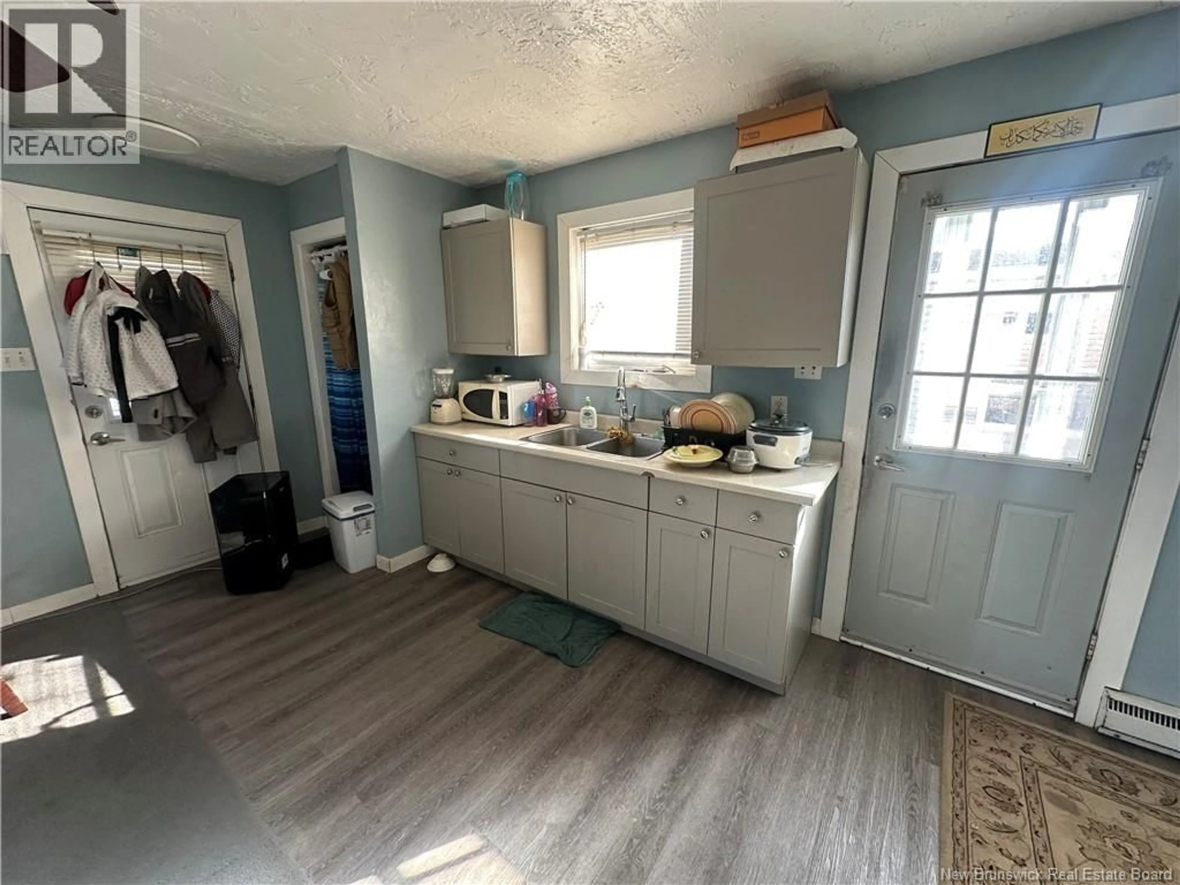 A pic of a room for 118 CEDAR, Moncton New Brunswick E1C7L4