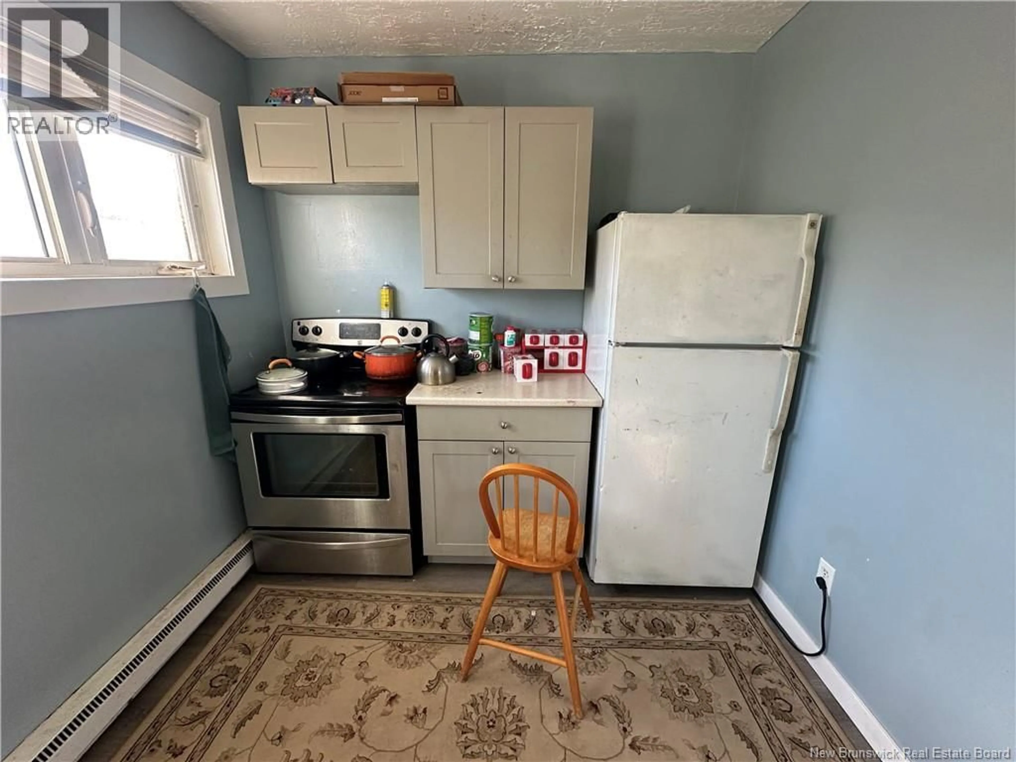 Standard kitchen, unknown for 118 CEDAR, Moncton New Brunswick E1C7L4