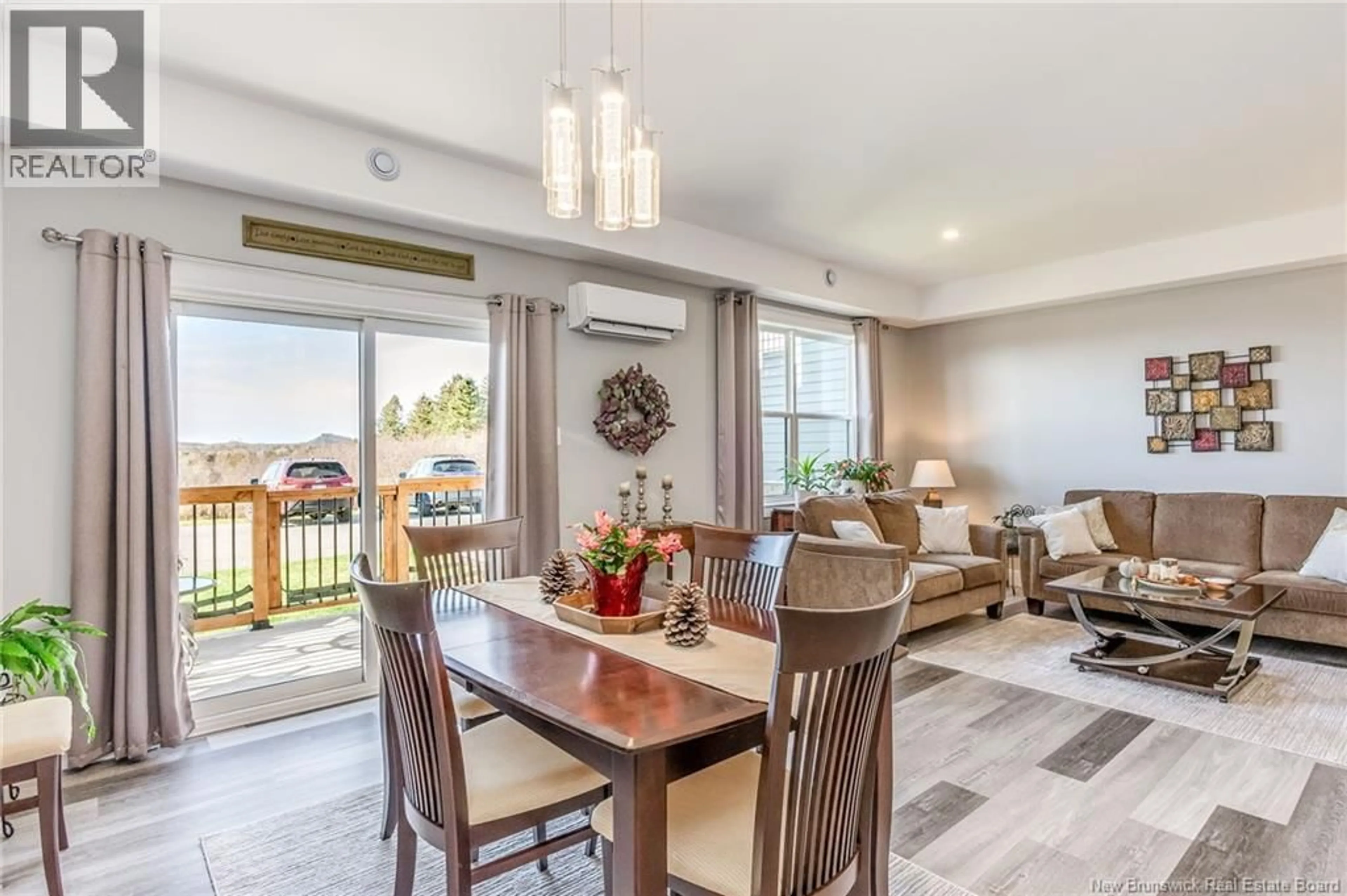 Dining room, wood/laminate floor for 102 - 79 MAPLEVIEW DRIVE, Hampton New Brunswick E5N0A6