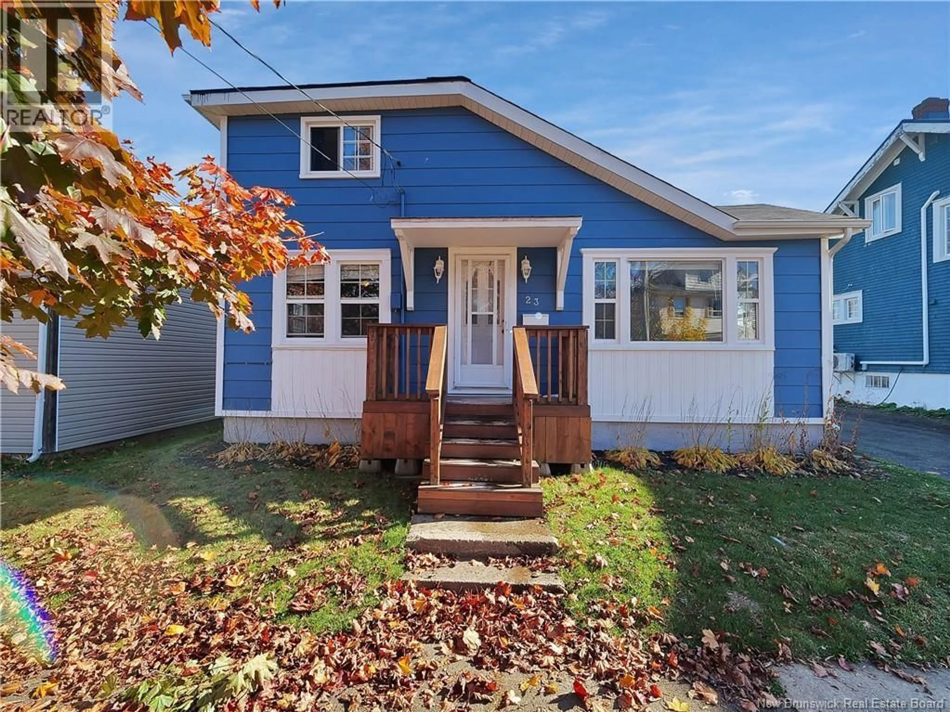 Home with vinyl exterior material, street for 23 HALLS, Moncton New Brunswick E1C5B1