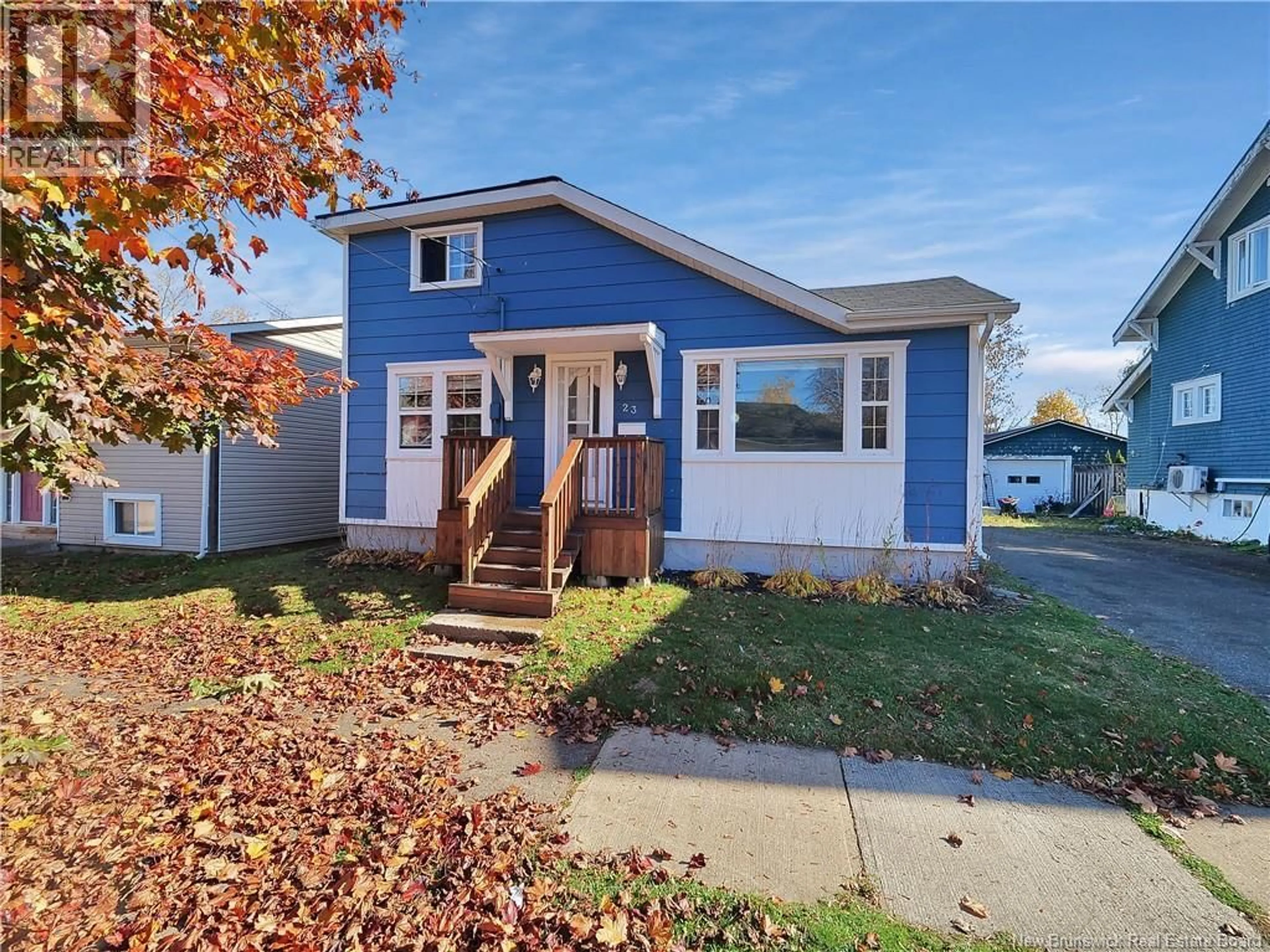 Home with vinyl exterior material, street for 23 HALLS, Moncton New Brunswick E1C5B1