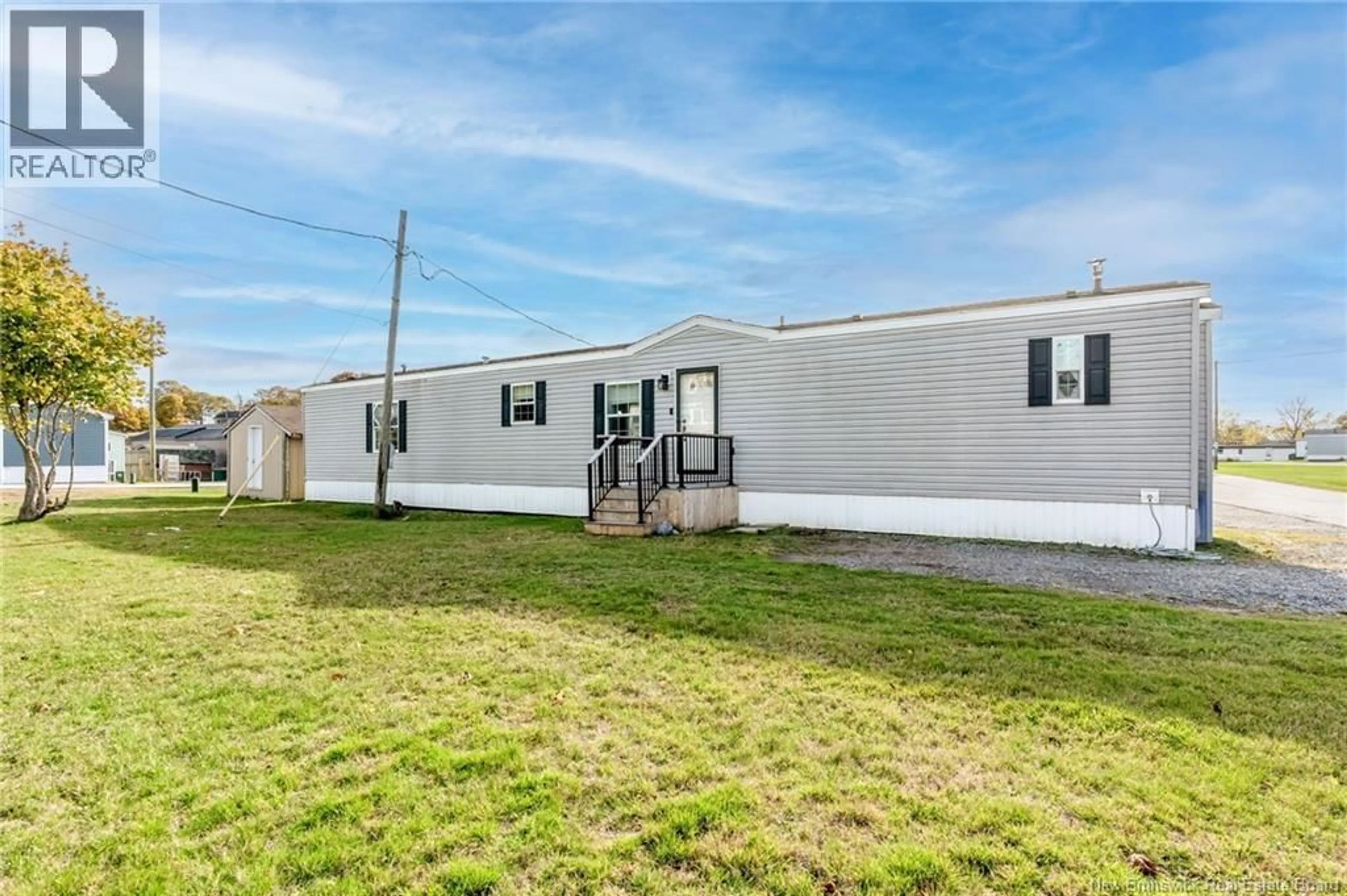 Home with vinyl exterior material, unknown for 3 DAISY STREET, Saint John New Brunswick E2M5M9