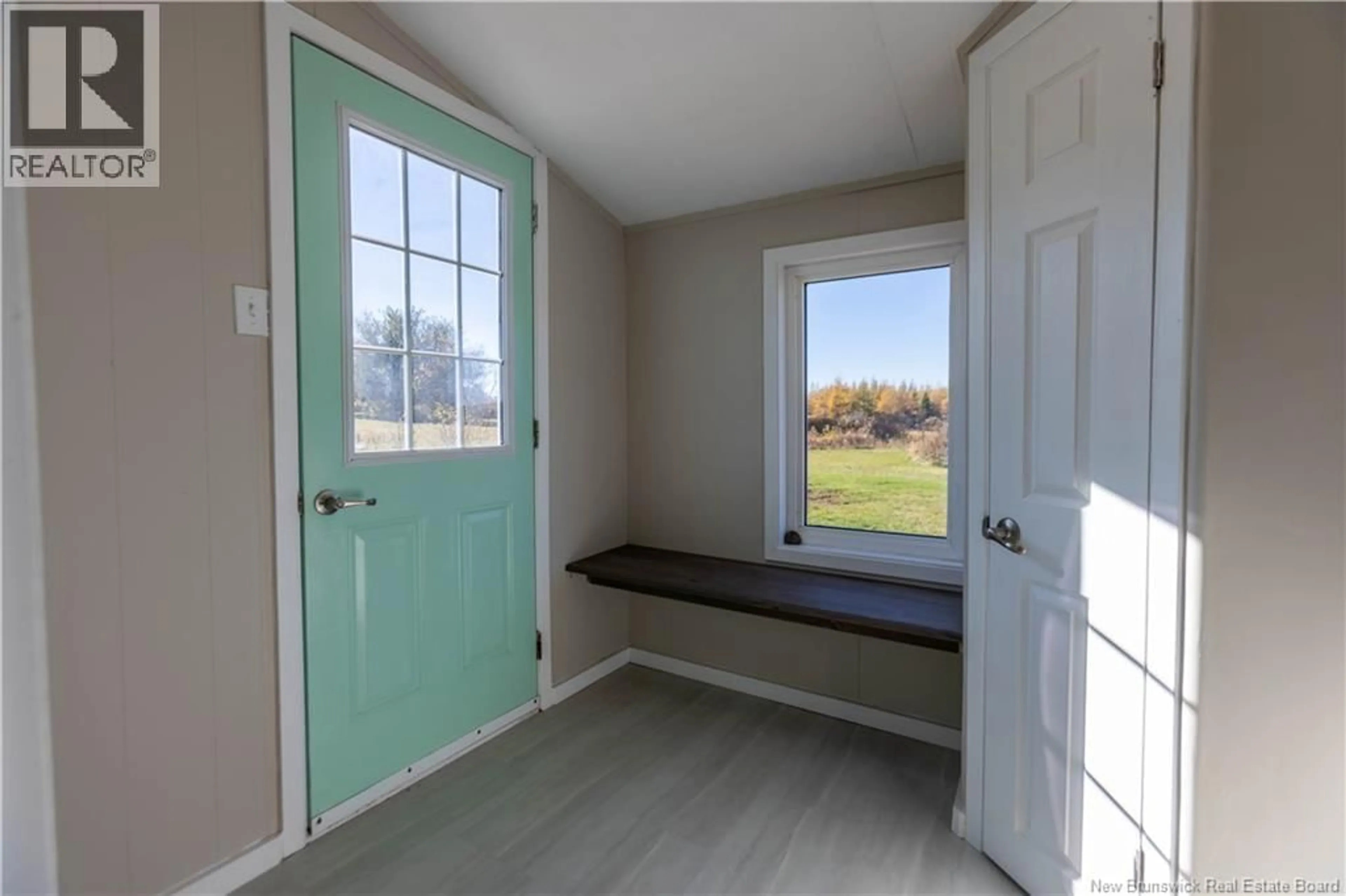 Indoor entryway for 385 ROUTE 935, Sackville New Brunswick E4L2J9