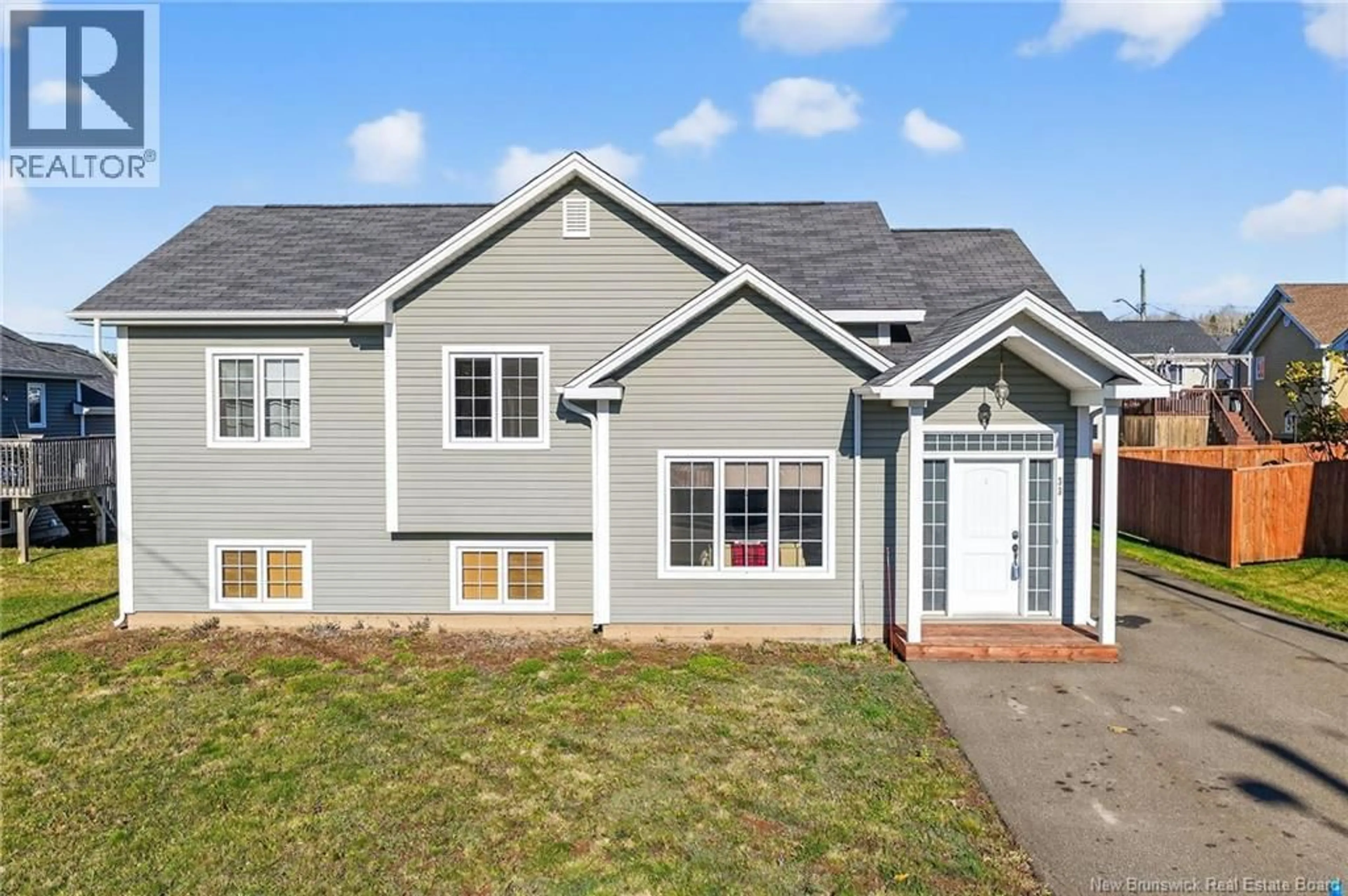 Home with vinyl exterior material, unknown for 33 CUMBERLAND, Moncton New Brunswick E1G0Z9