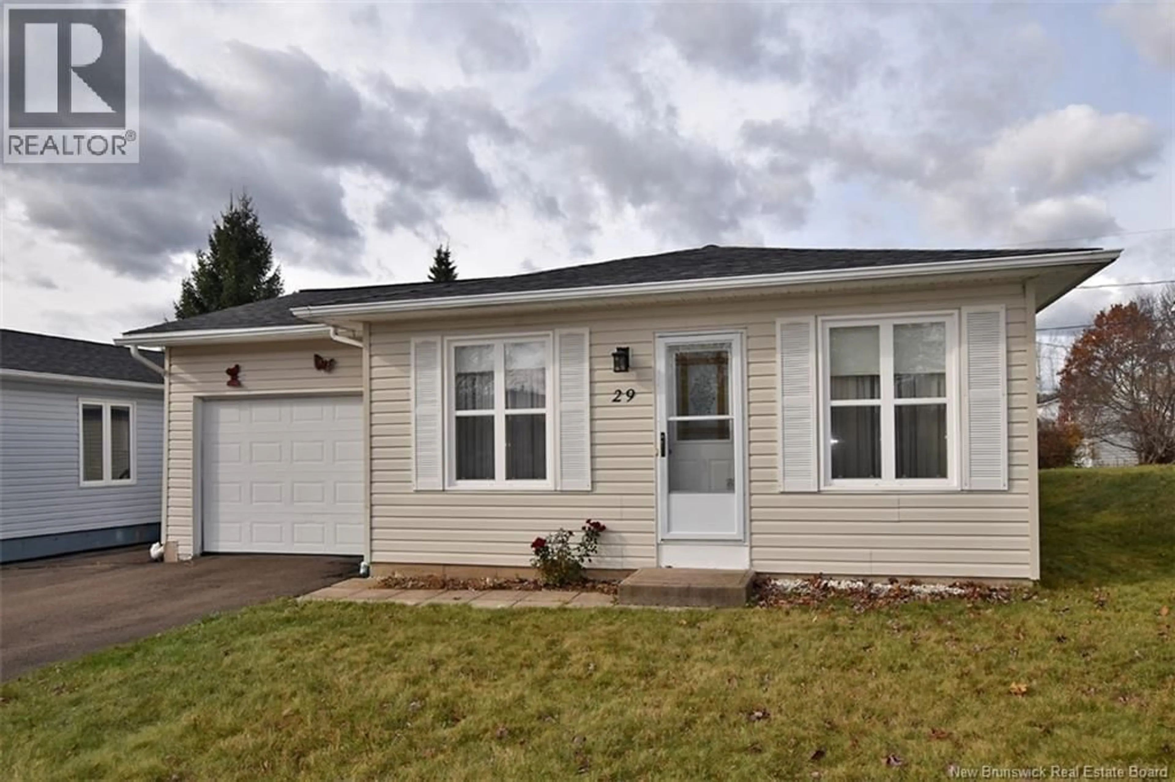 Home with vinyl exterior material, street for 29 KIMBERLY STREET, Fredericton New Brunswick E3G5V6