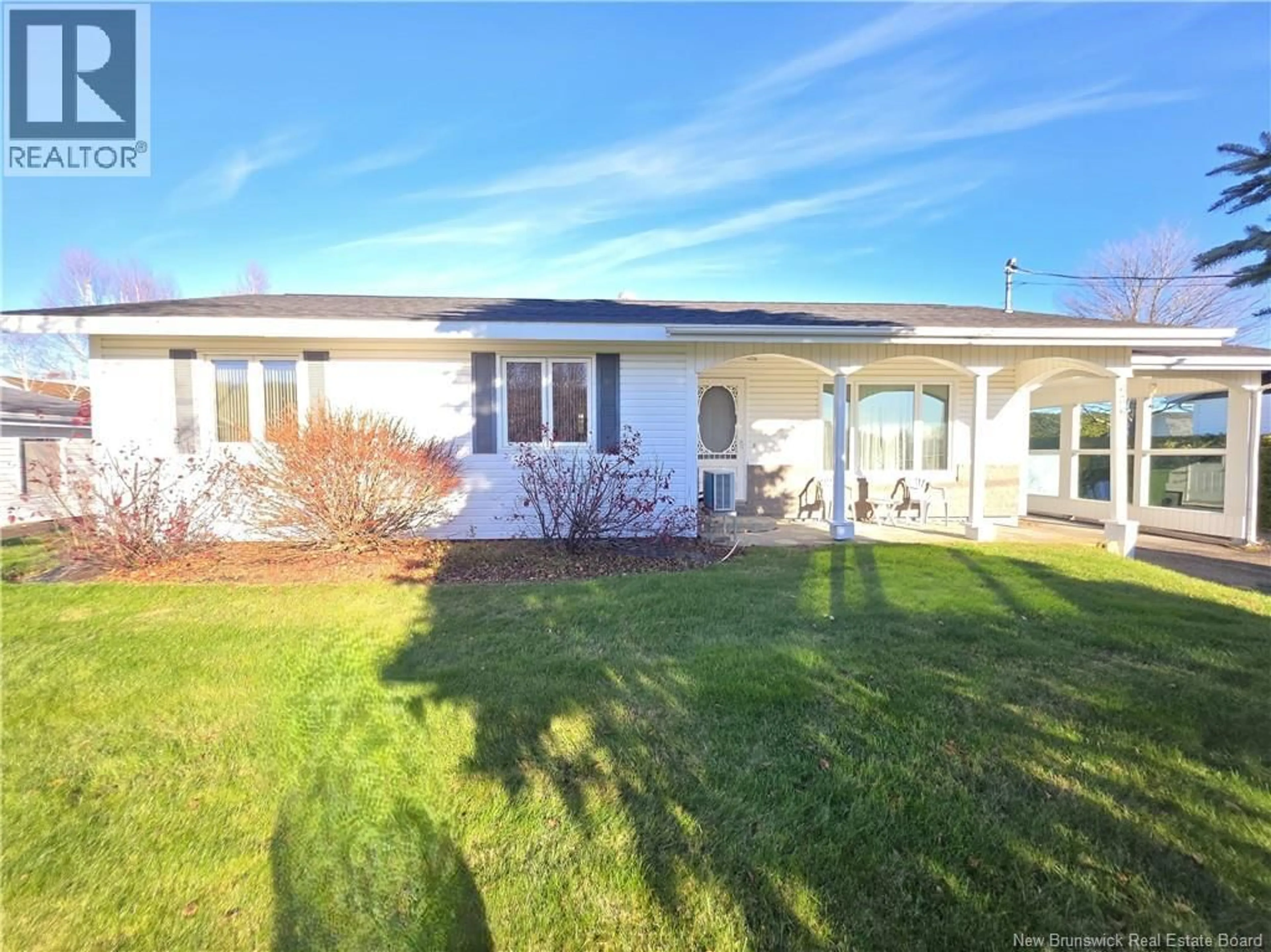 A pic from outside/outdoor area/front of a property/back of a property/a pic from drone, water/lake/river/ocean view for 636 3 IEME AVE, Grand-Sault/Grand Falls New Brunswick E3Z1A3