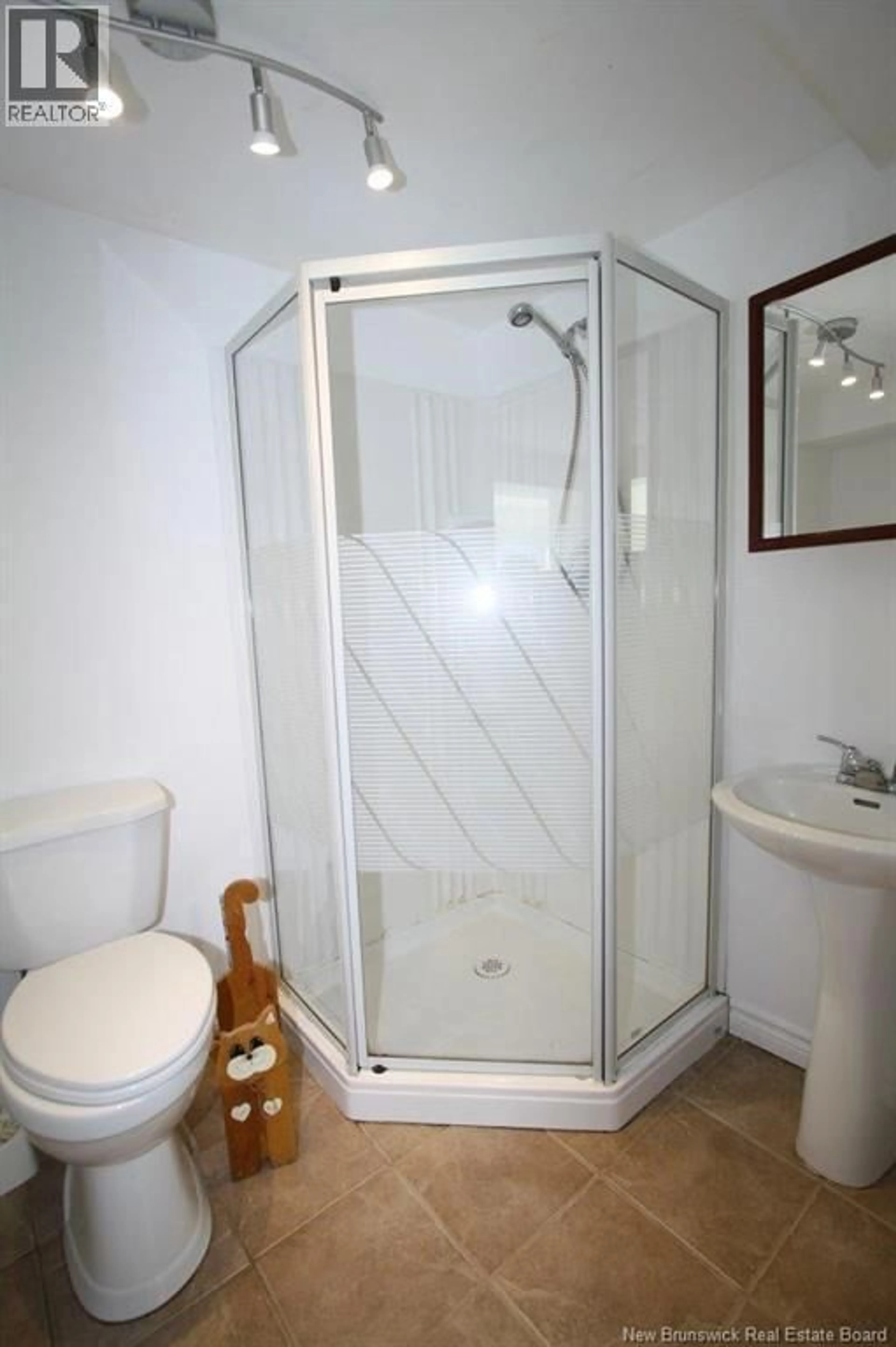 Standard bathroom, unknown for 3292 ROUTE 625, Taxis River New Brunswick E3B1E9